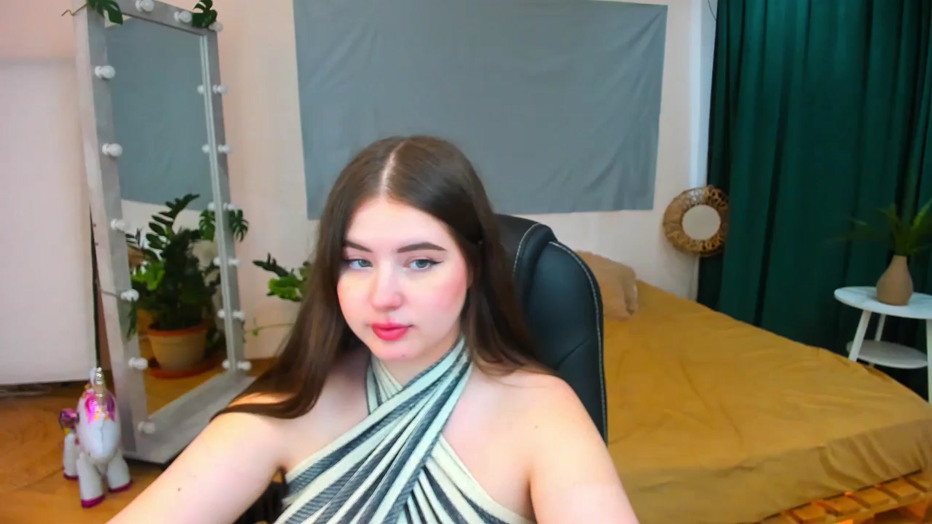 Gallery image thumbnail from AdmireMyEyes's myfreecams stream on, 07/31/2024, 08:38 image 1 of 20