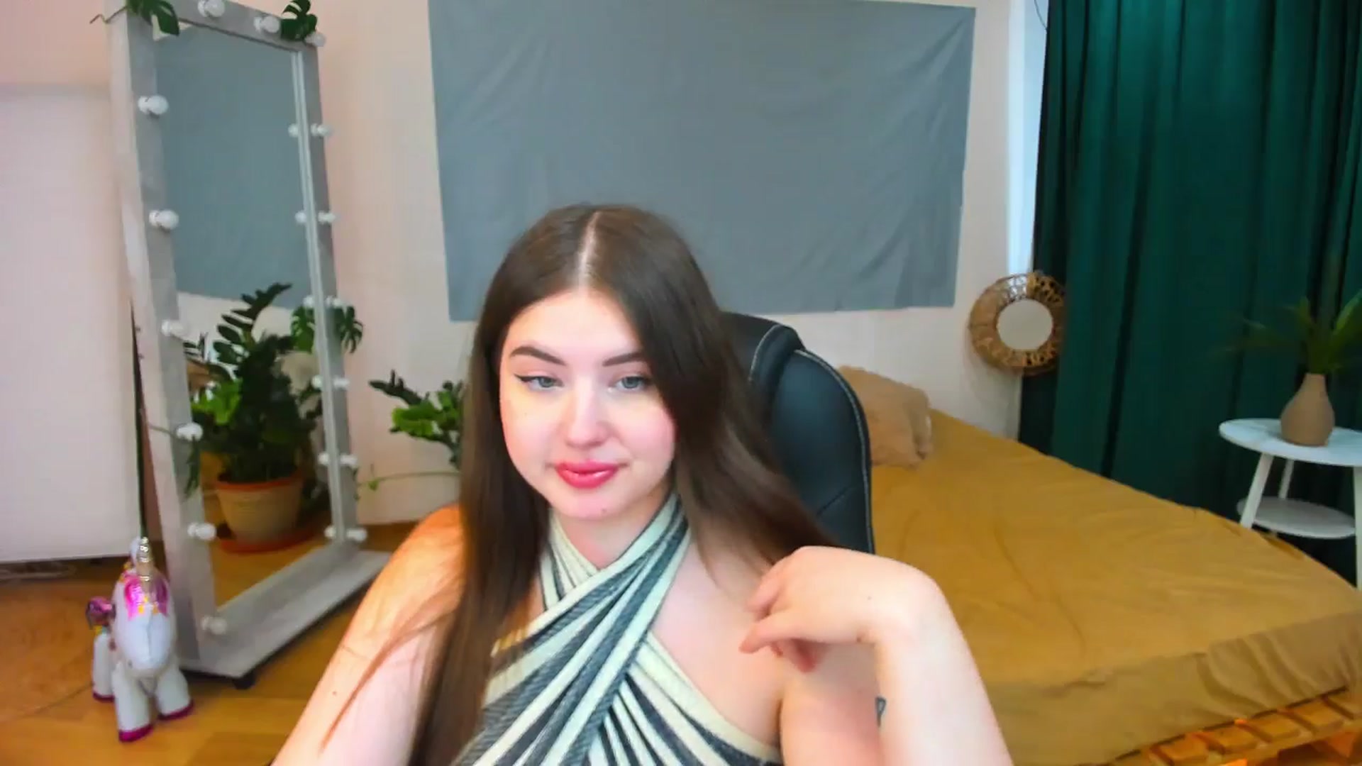 Gallery image thumbnail from AdmireMyEyes's myfreecams stream on, 07/31/2024, 08:38 image 6 of 20