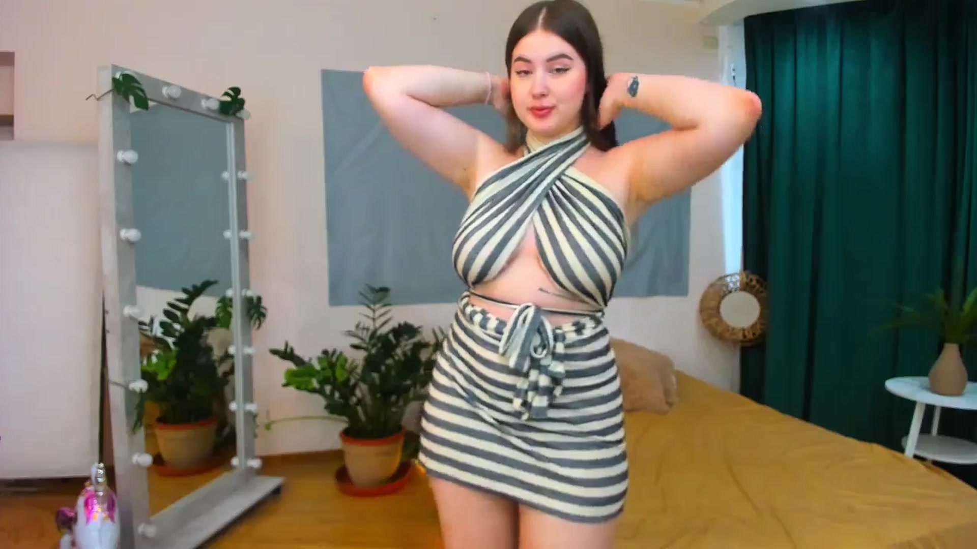 Gallery image thumbnail from AdmireMyEyes's myfreecams stream on, 07/31/2024, 08:38 image 12 of 20
