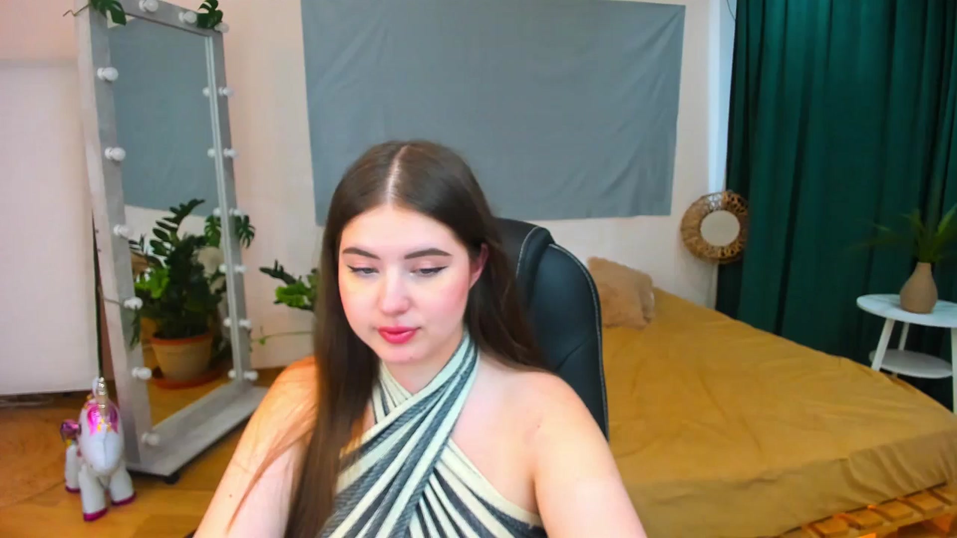 Gallery image thumbnail from AdmireMyEyes's myfreecams stream on, 07/31/2024, 08:38 image 7 of 20