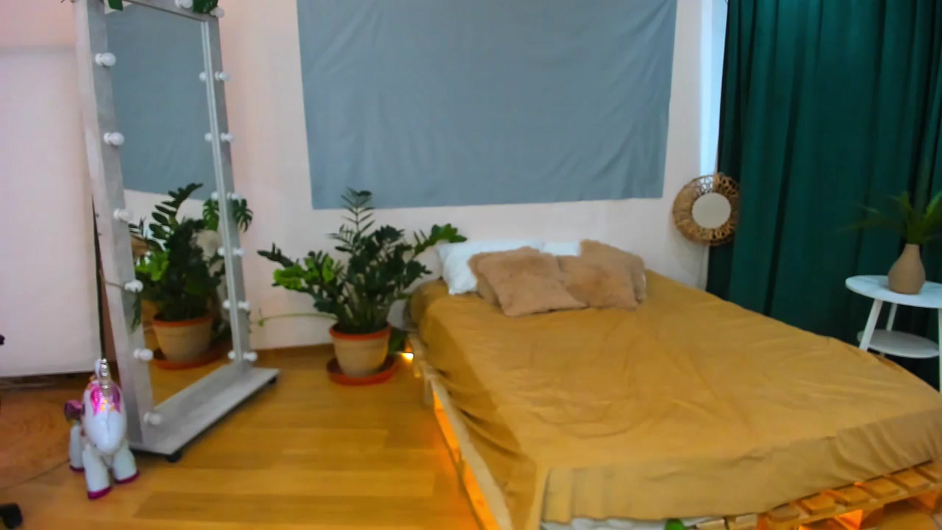Gallery image thumbnail from AdmireMyEyes's myfreecams stream on, 07/31/2024, 08:38 image 10 of 20