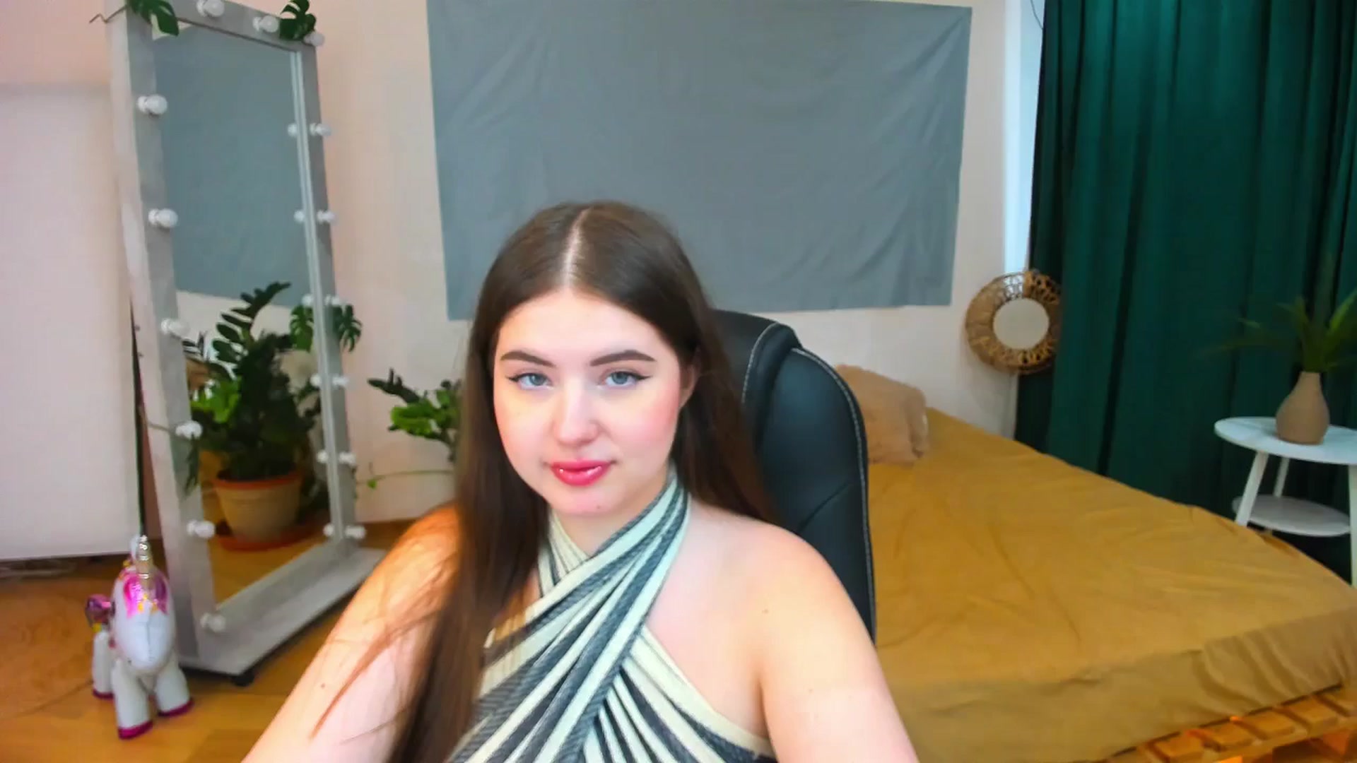 Gallery image thumbnail from AdmireMyEyes's myfreecams stream on, 07/31/2024, 08:38 image 5 of 20