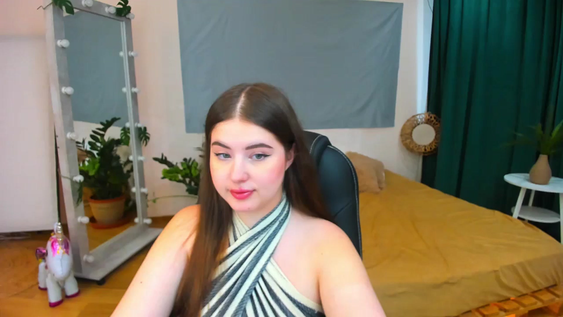 Gallery image thumbnail from AdmireMyEyes's myfreecams stream on, 07/31/2024, 08:38 image 4 of 20