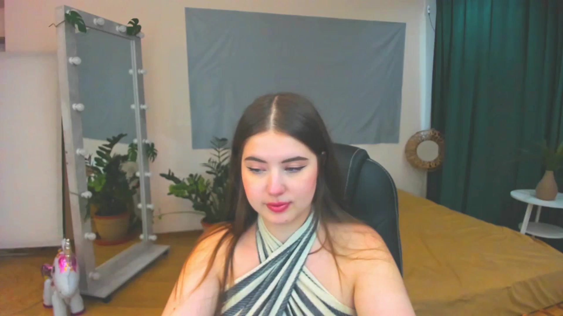 Gallery image thumbnail from AdmireMyEyes's myfreecams stream on, 07/31/2024, 09:51 image 4 of 20