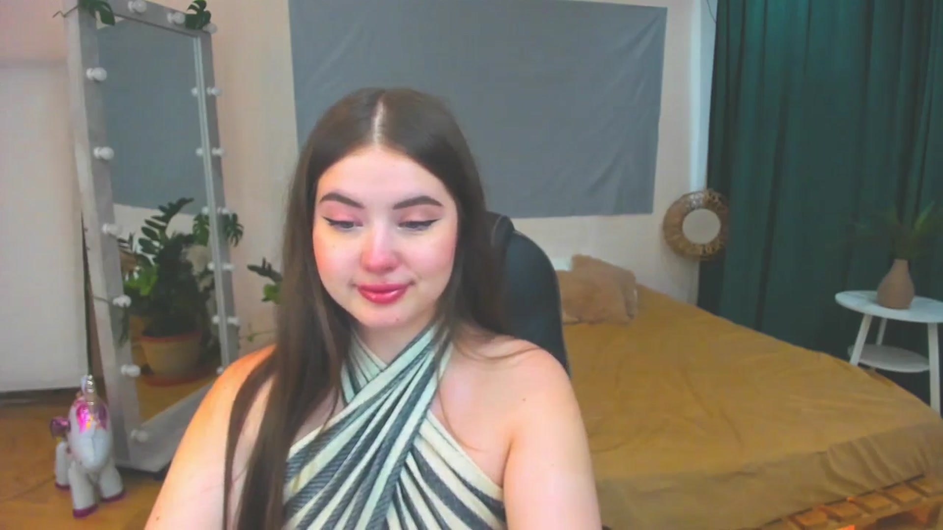 Gallery image thumbnail from AdmireMyEyes's myfreecams stream on, 07/31/2024, 09:51 image 12 of 20