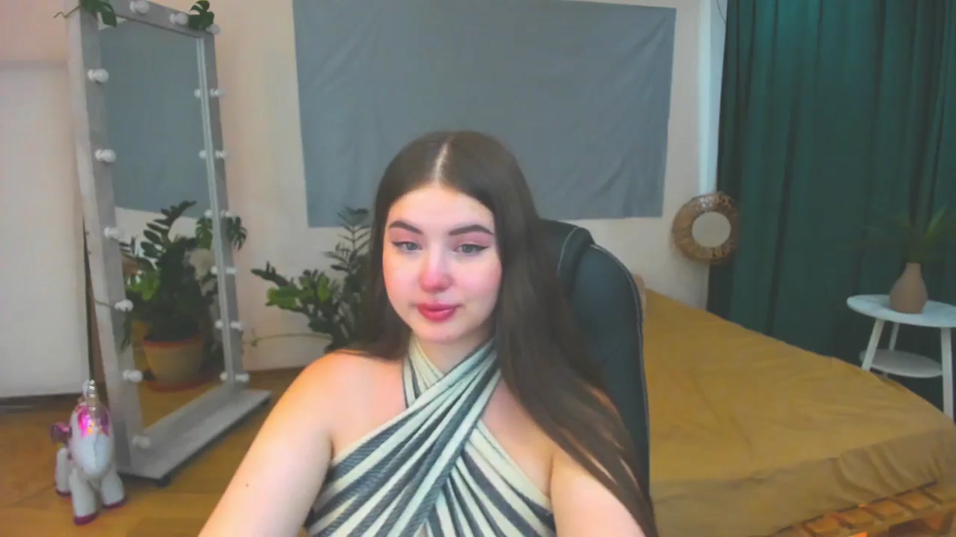 Gallery image thumbnail from AdmireMyEyes's myfreecams stream on, 07/31/2024, 09:51 image 17 of 20