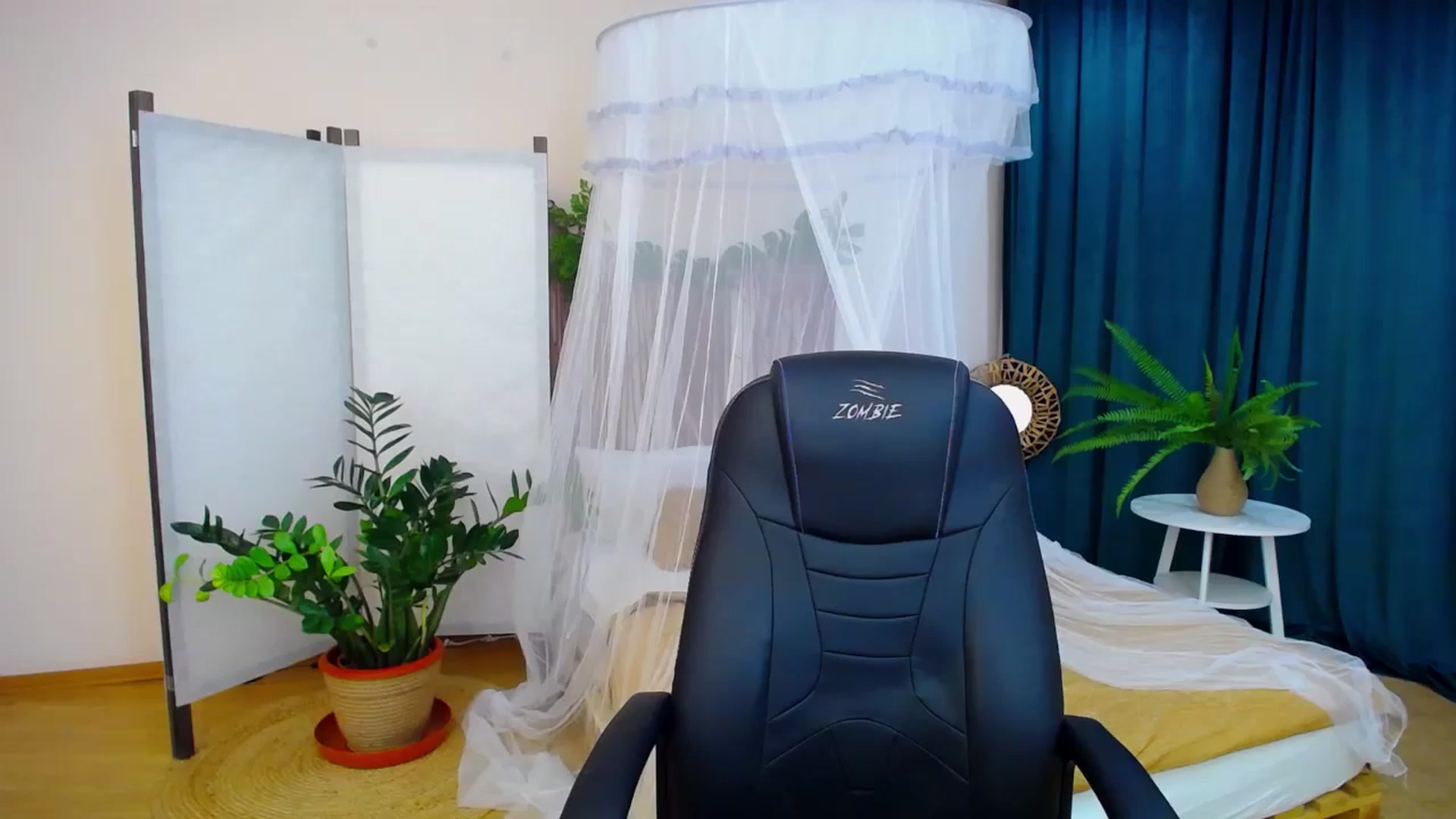 Gallery image thumbnail from AdmireMyEyes's myfreecams stream on, 08/16/2024, 18:35 image 10 of 20
