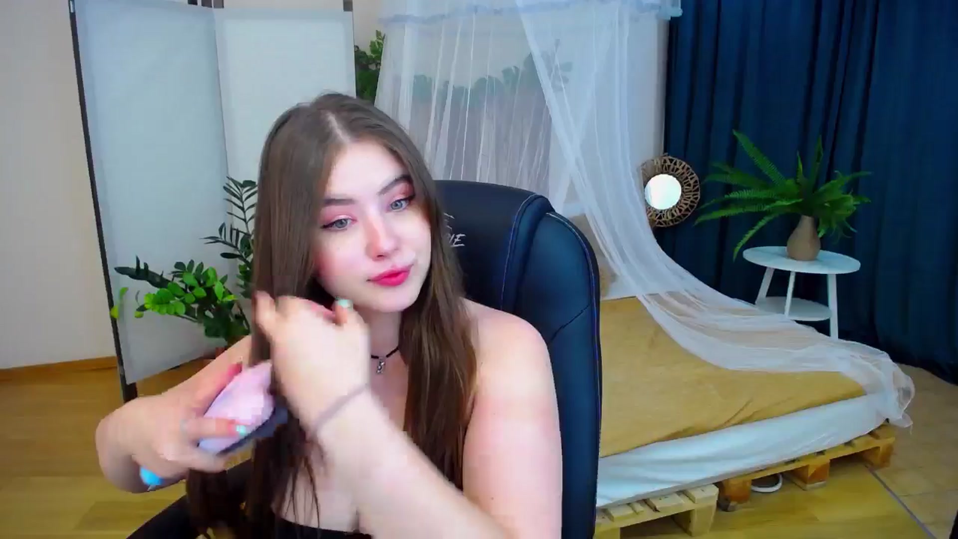 Gallery image thumbnail from AdmireMyEyes's myfreecams stream on, 08/16/2024, 18:35 image 5 of 20