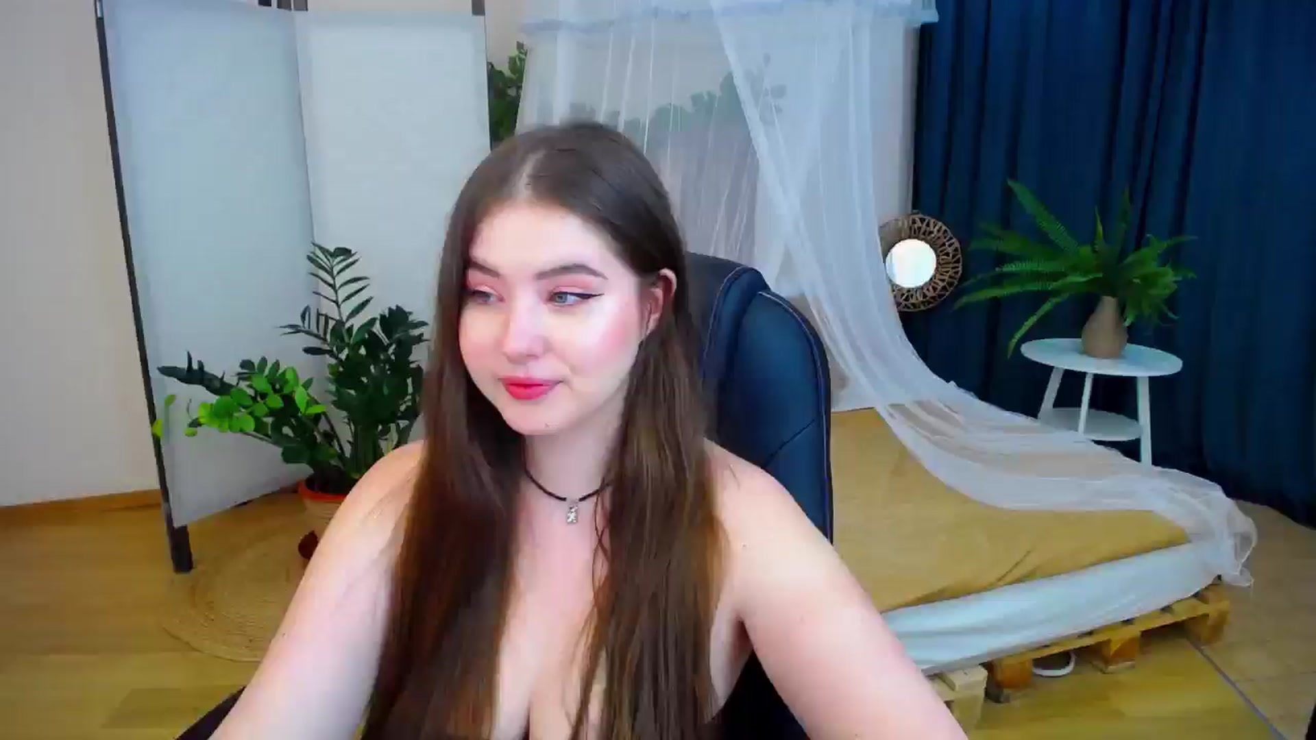 Gallery image thumbnail from AdmireMyEyes's myfreecams stream on, 08/16/2024, 18:35 image 7 of 20