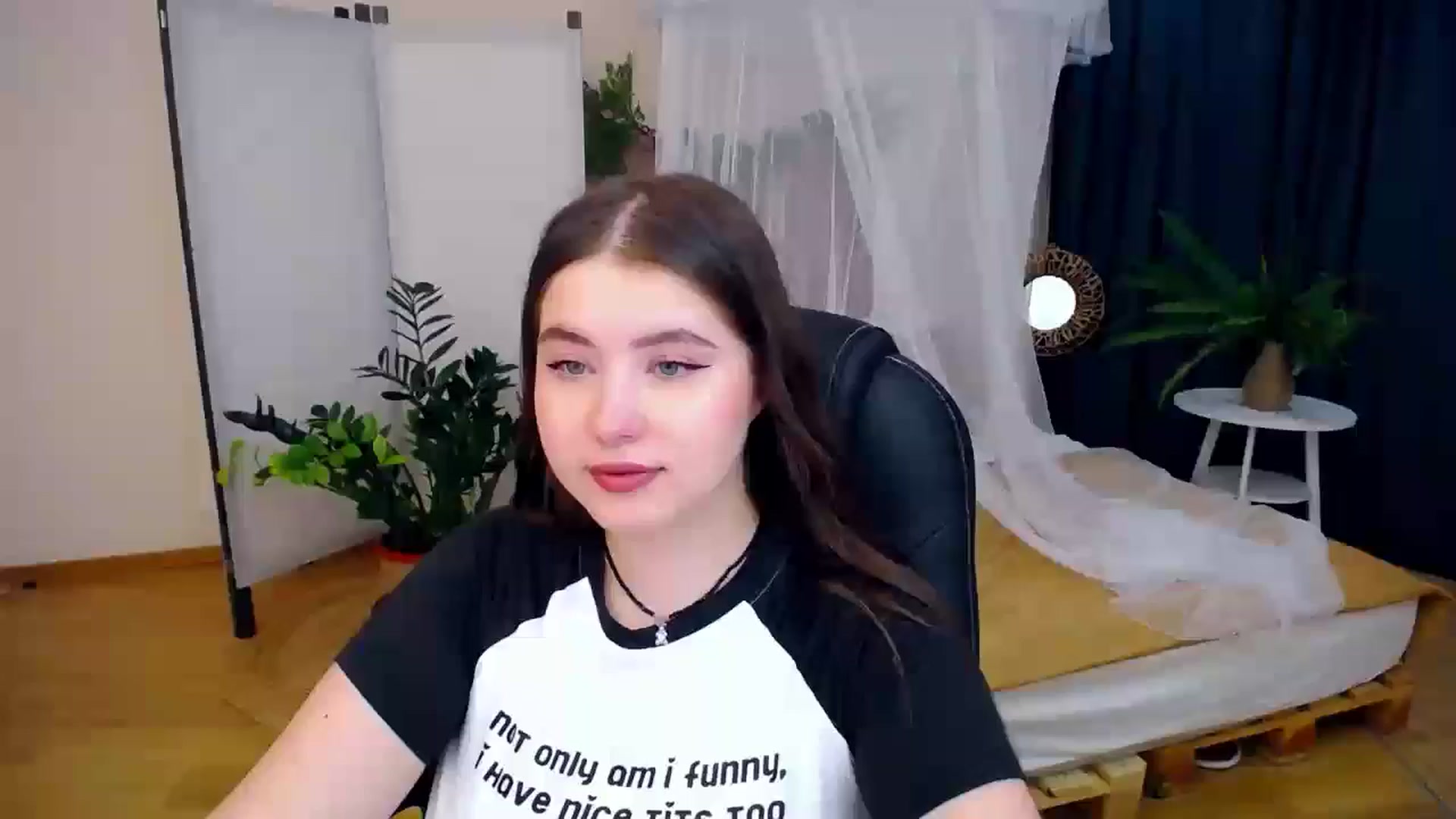 Gallery image thumbnail from AdmireMyEyes's myfreecams stream on, 08/17/2024, 18:50 image 4 of 20