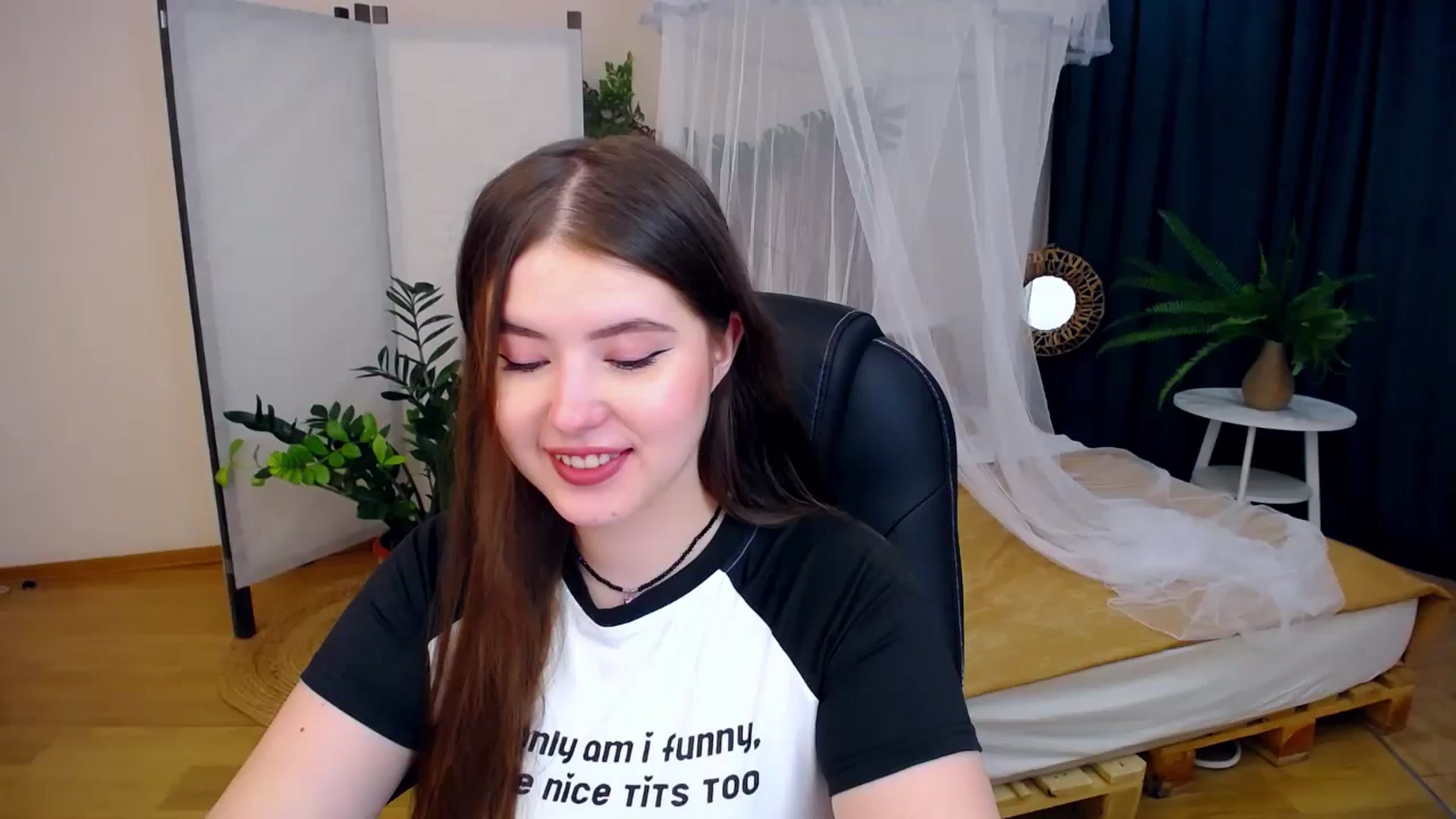 Gallery image thumbnail from AdmireMyEyes's myfreecams stream on, 08/17/2024, 18:50 image 7 of 20