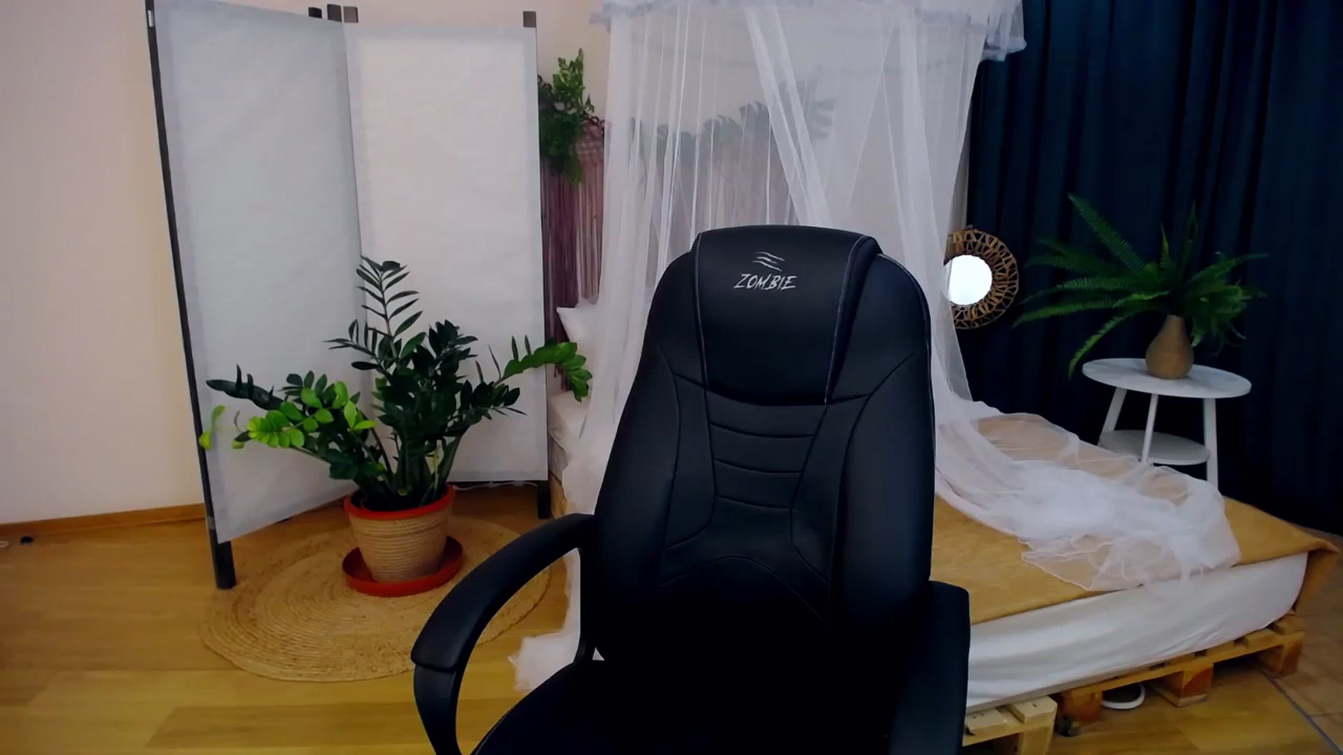 Gallery image thumbnail from AdmireMyEyes's myfreecams stream on, 08/17/2024, 18:50 image 6 of 20
