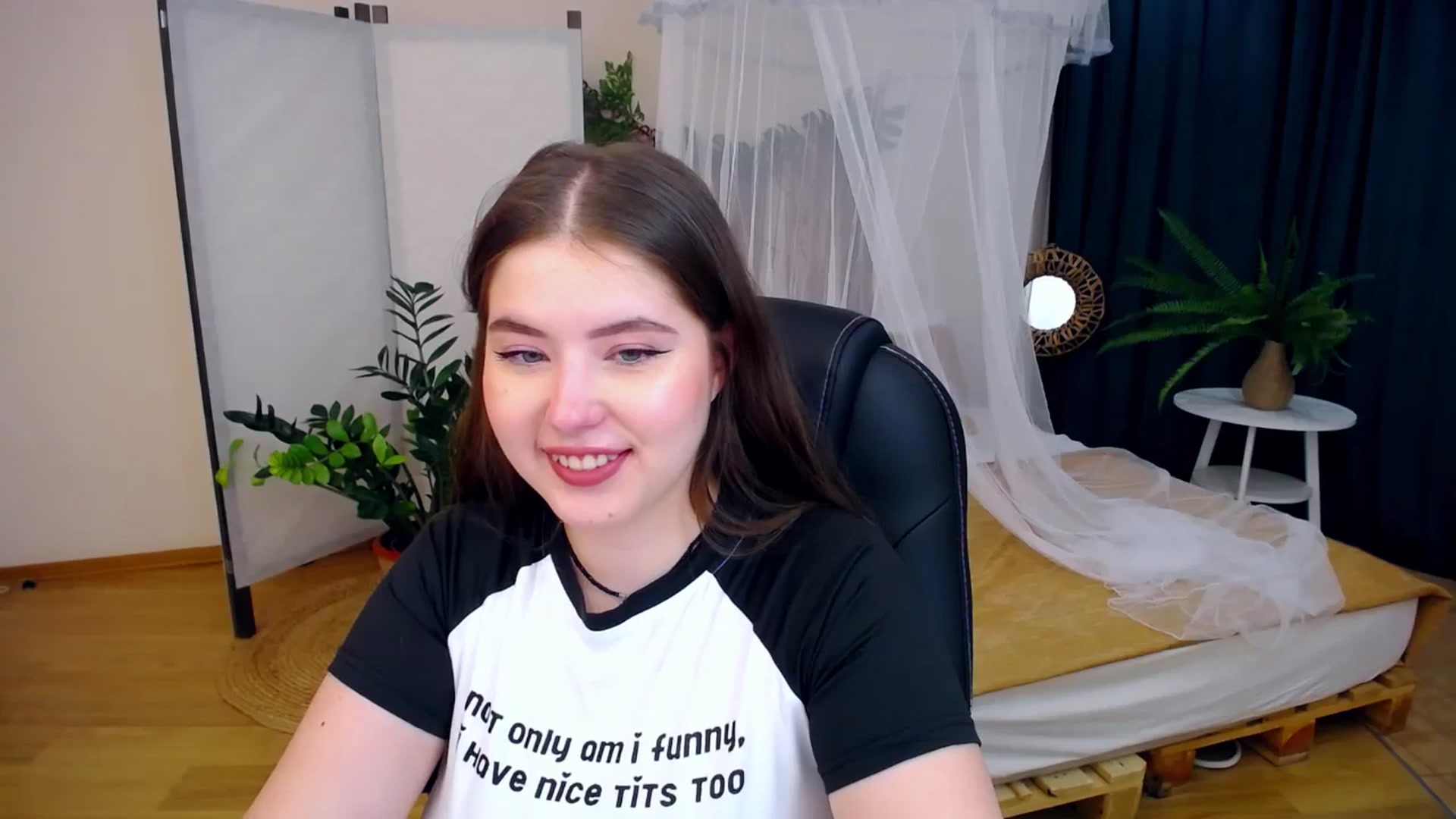 Gallery image thumbnail from AdmireMyEyes's myfreecams stream on, 08/17/2024, 18:50 image 8 of 20