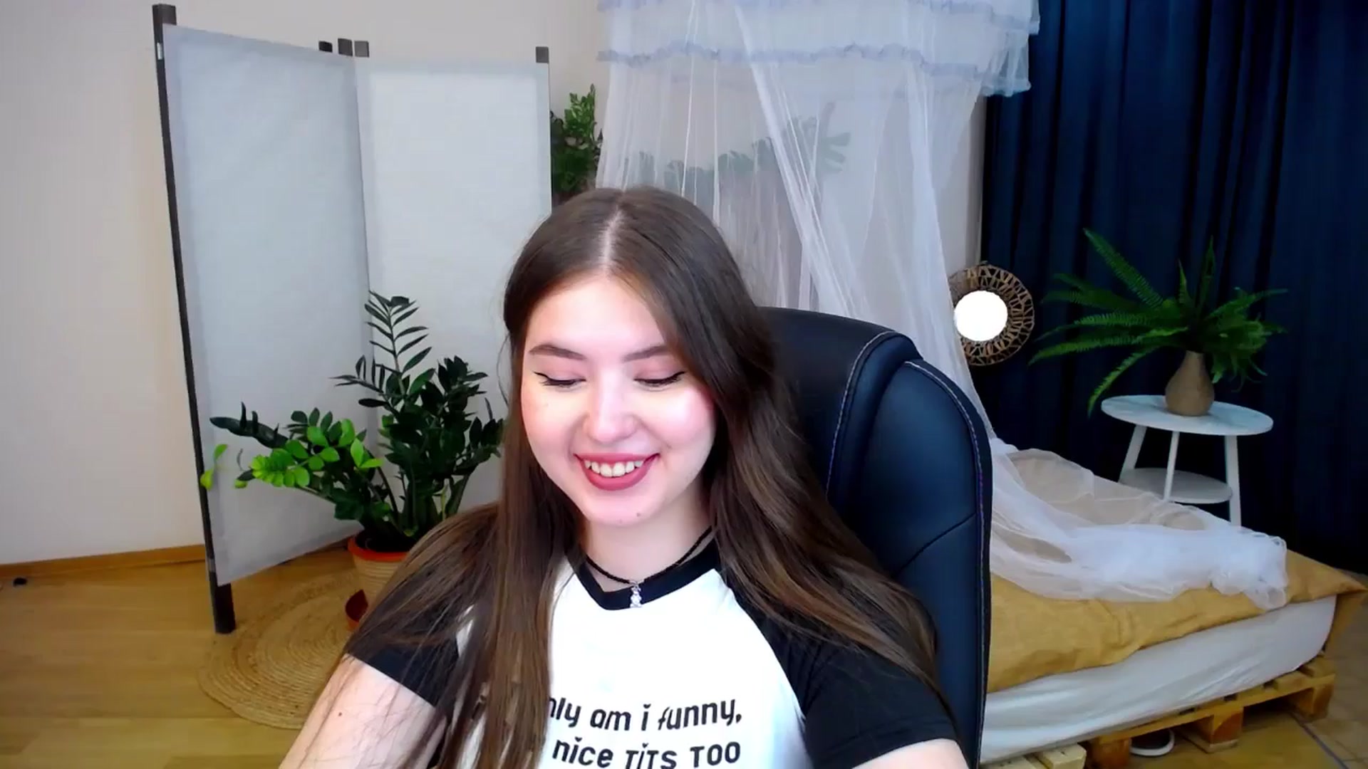 Gallery image thumbnail from AdmireMyEyes's myfreecams stream on, 08/17/2024, 20:41 image 16 of 20