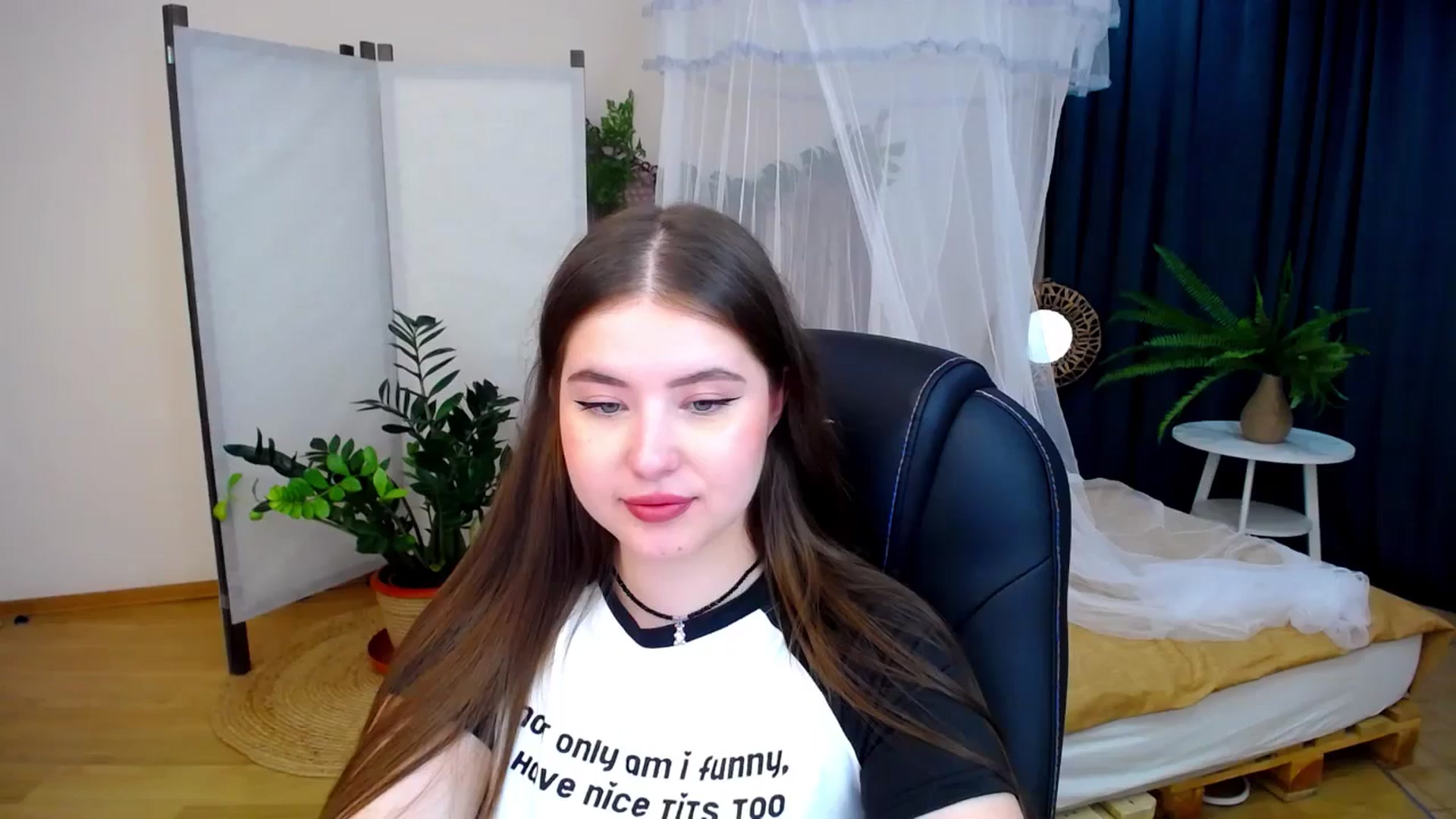 Gallery image thumbnail from AdmireMyEyes's myfreecams stream on, 08/17/2024, 20:41 image 14 of 20