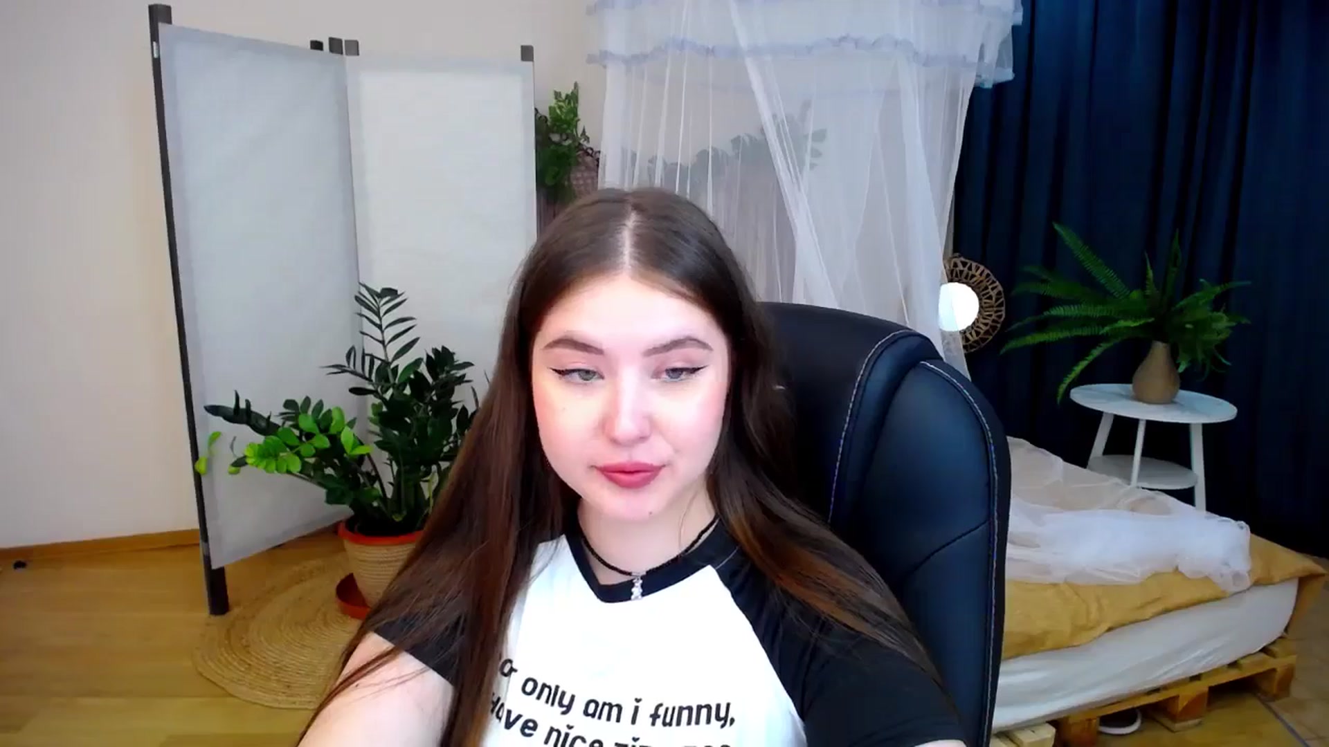 Gallery image thumbnail from AdmireMyEyes's myfreecams stream on, 08/17/2024, 20:41 image 11 of 20