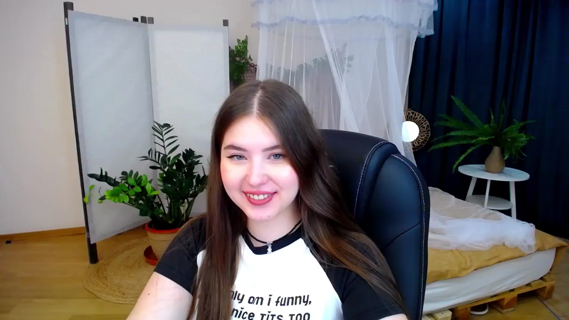 Gallery image thumbnail from AdmireMyEyes's myfreecams stream on, 08/17/2024, 20:41 image 12 of 20