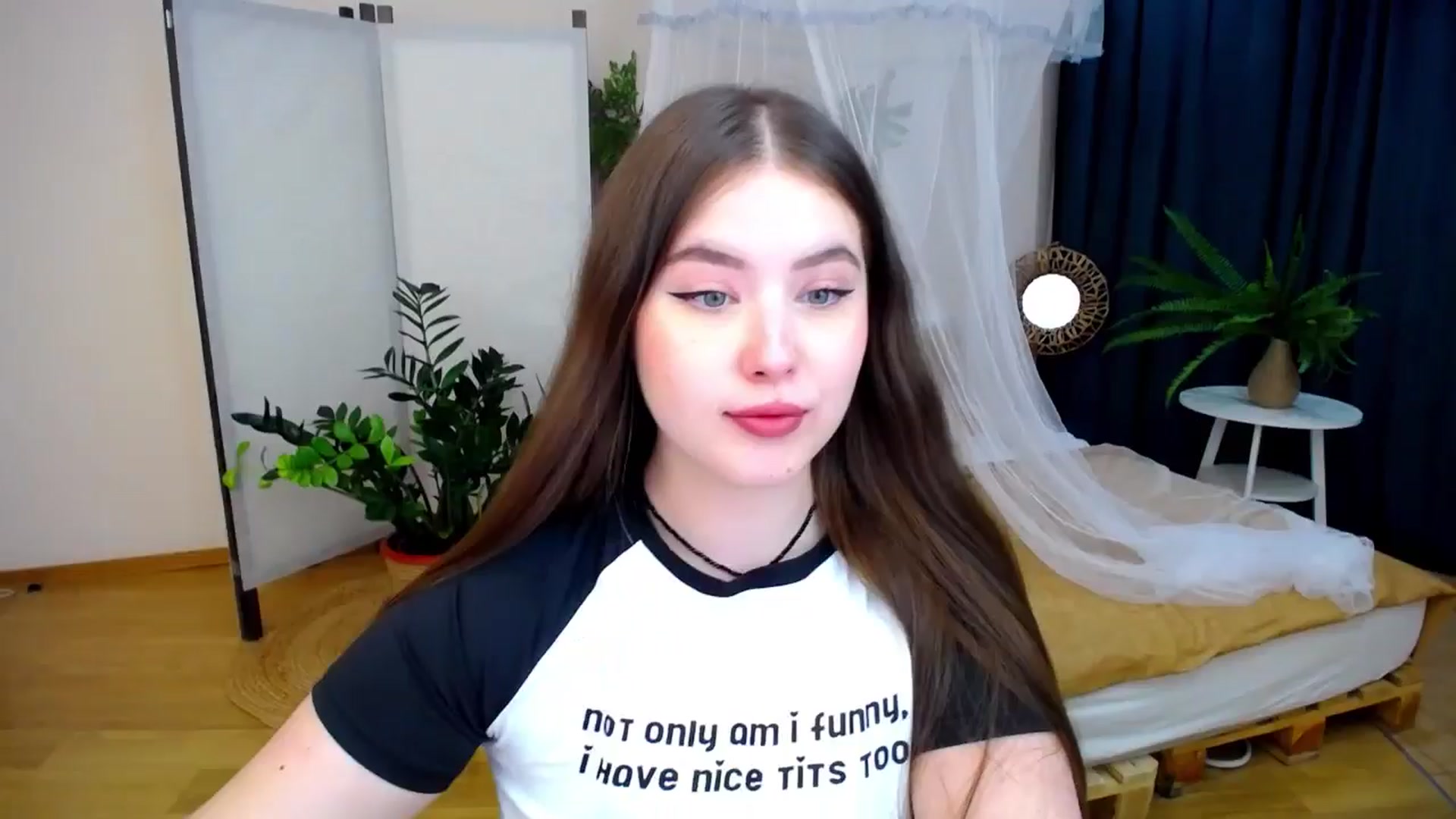 Gallery image thumbnail from AdmireMyEyes's myfreecams stream on, 08/17/2024, 21:05 image 1 of 20