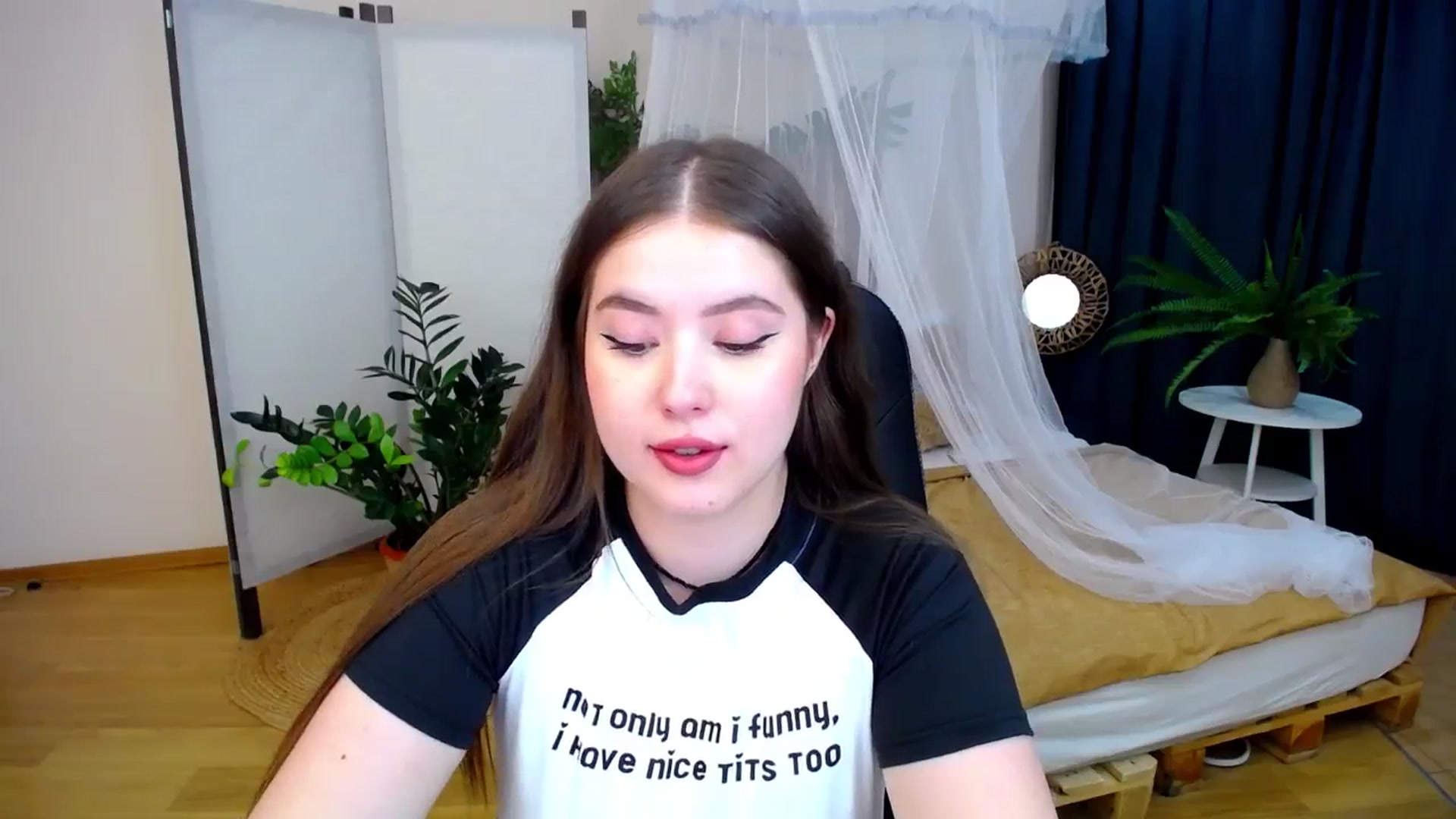 Gallery image thumbnail from AdmireMyEyes's myfreecams stream on, 08/17/2024, 21:05 image 3 of 20
