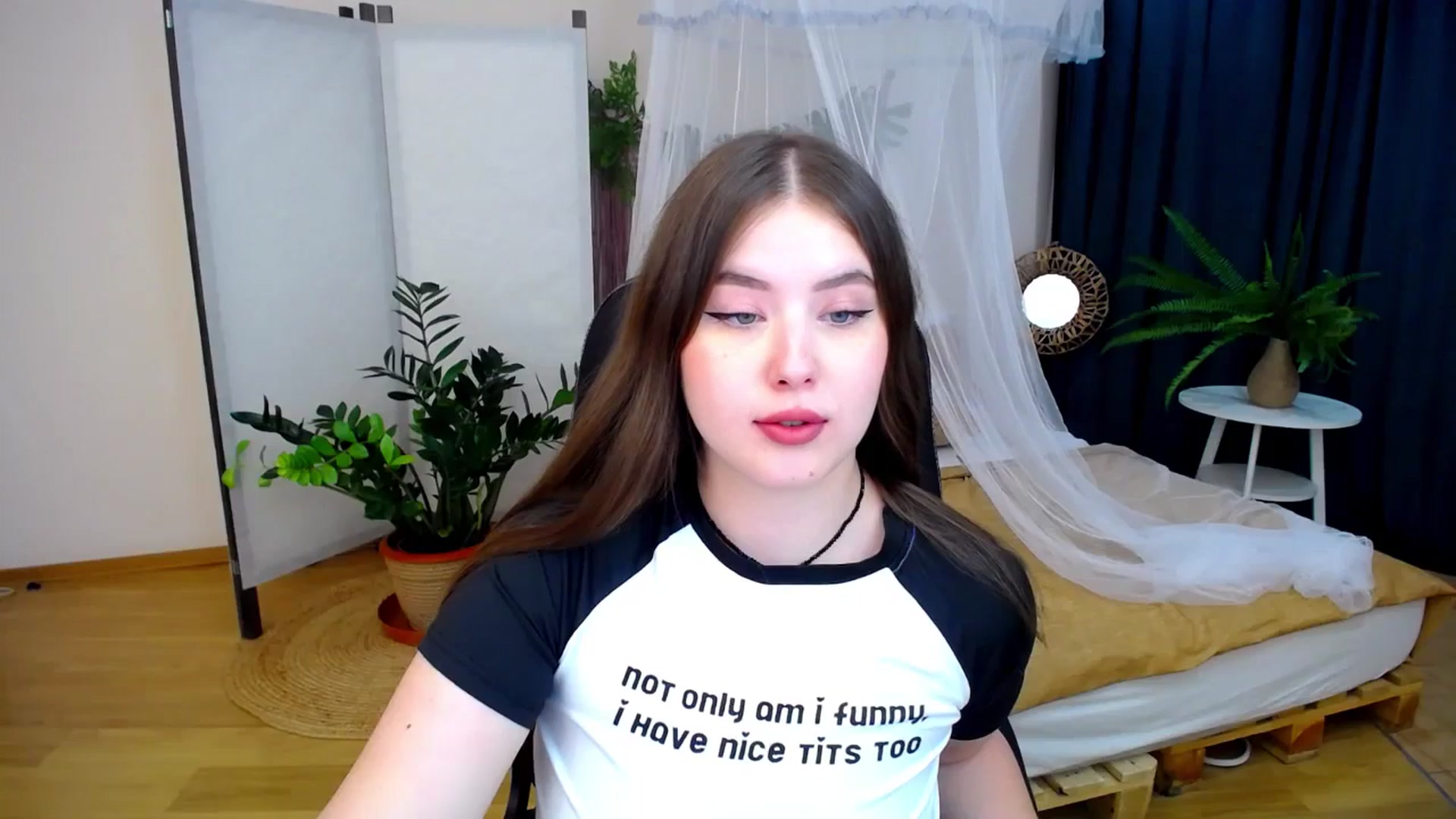 Gallery image thumbnail from AdmireMyEyes's myfreecams stream on, 08/17/2024, 21:05 image 2 of 20