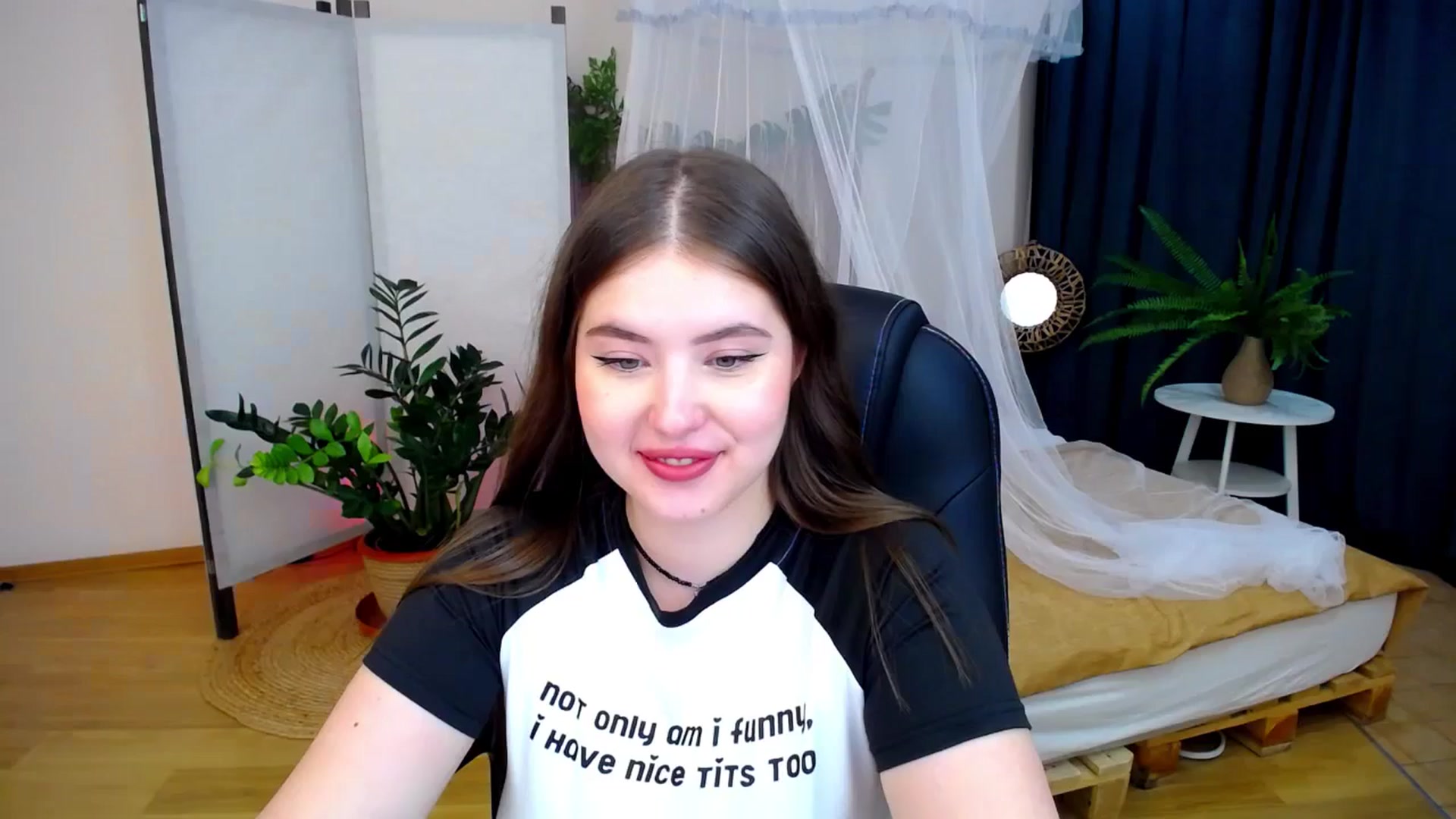 Gallery image thumbnail from AdmireMyEyes's myfreecams stream on, 08/17/2024, 21:05 image 13 of 20
