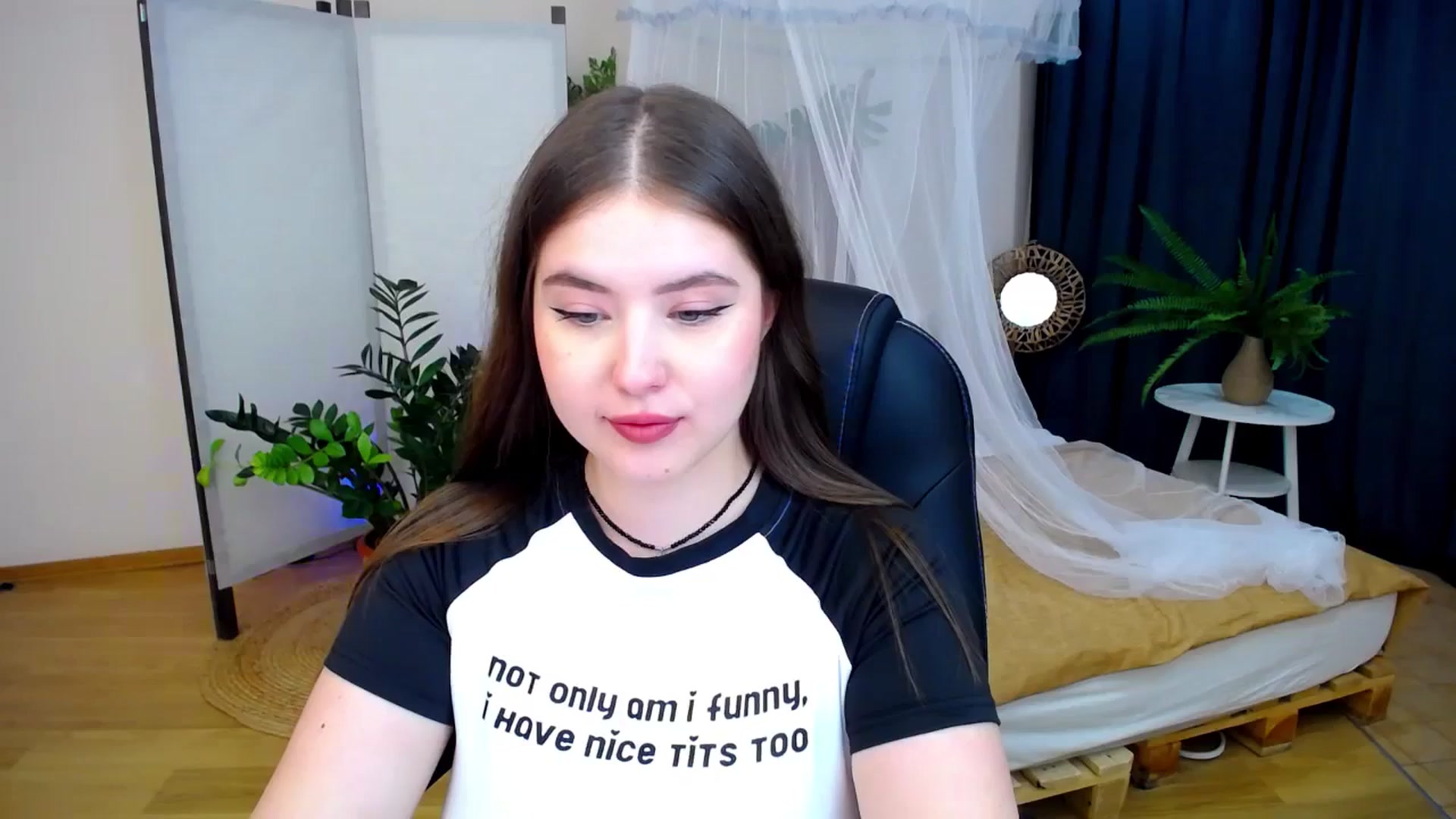 Gallery image thumbnail from AdmireMyEyes's myfreecams stream on, 08/17/2024, 21:05 image 12 of 20