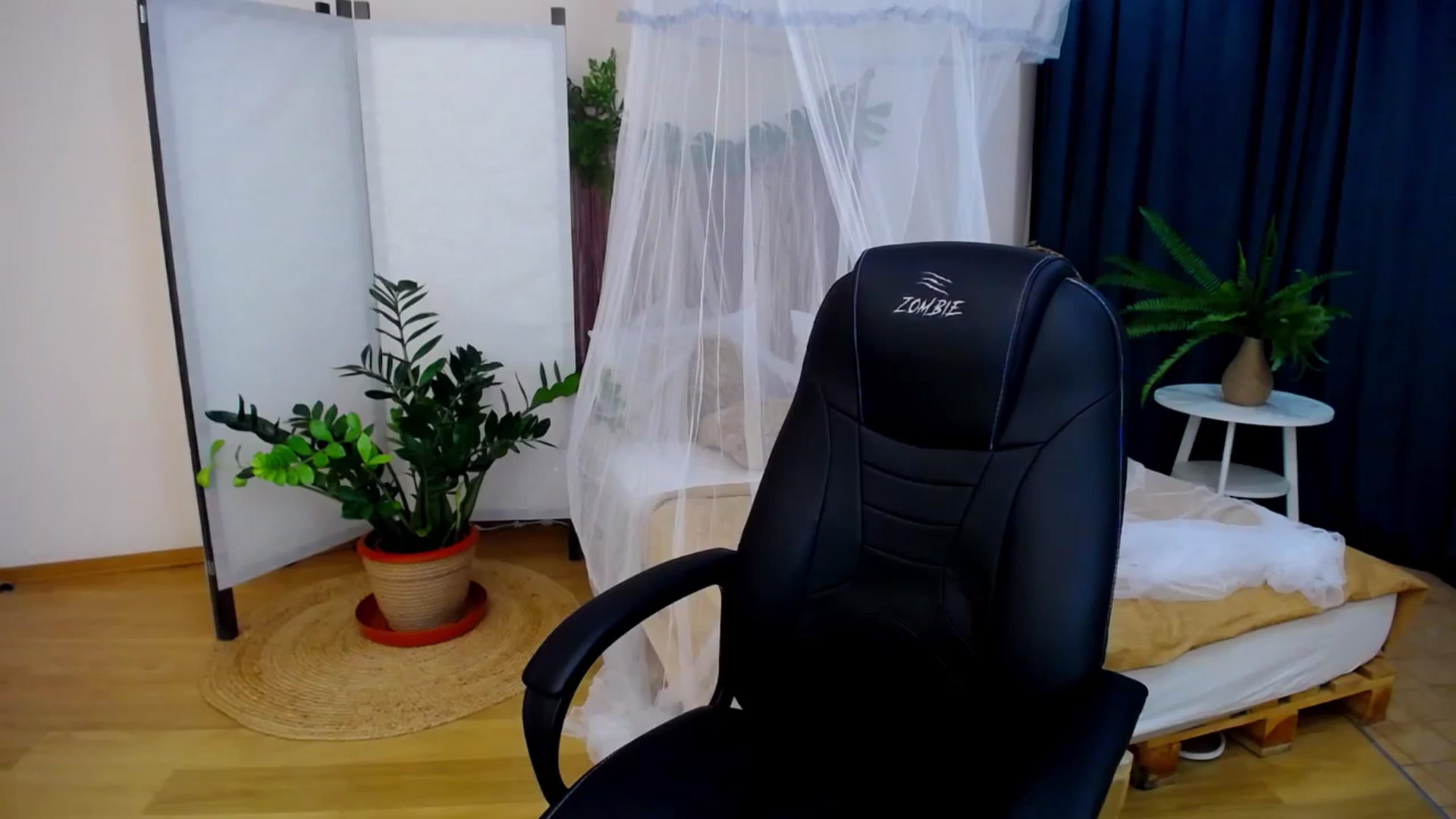 Gallery image thumbnail from AdmireMyEyes's myfreecams stream on, 08/17/2024, 21:05 image 7 of 20