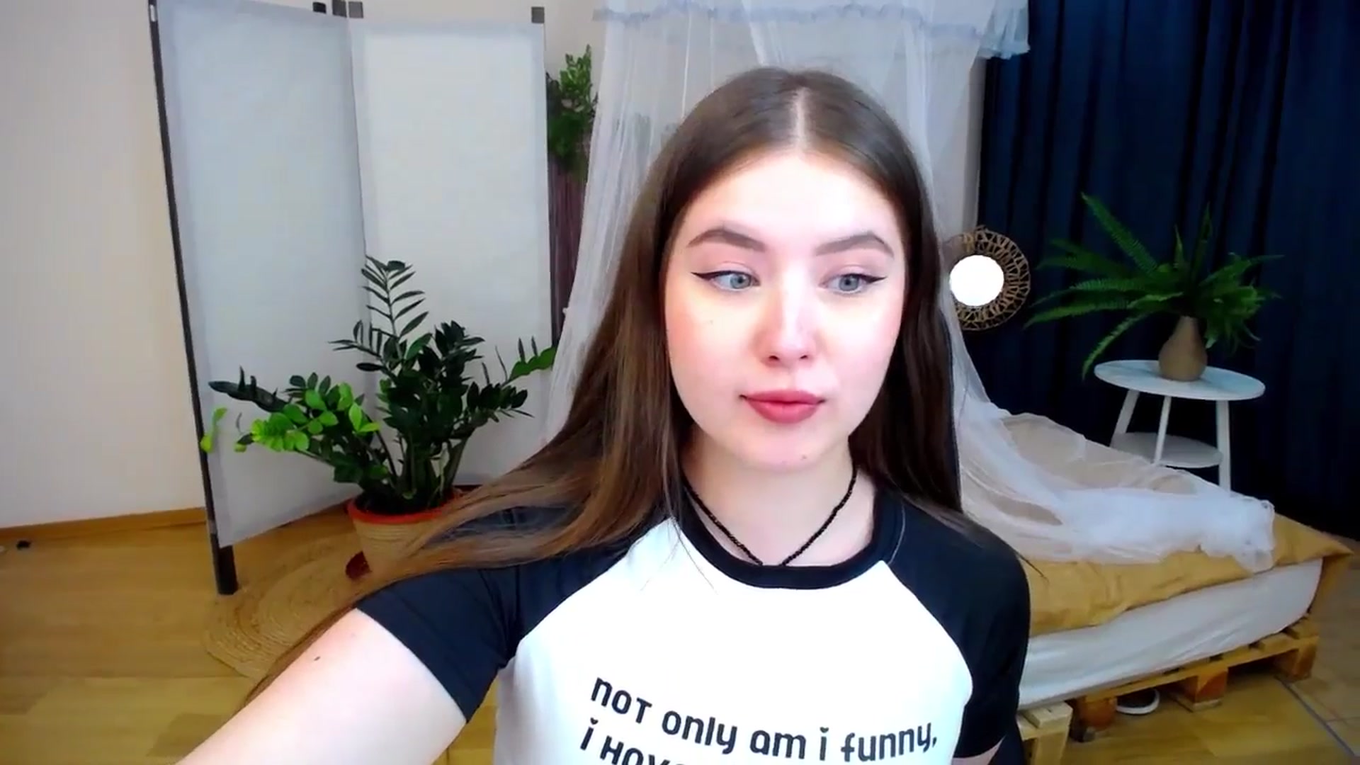 Gallery image thumbnail from AdmireMyEyes's myfreecams stream on, 08/17/2024, 21:05 image 6 of 20