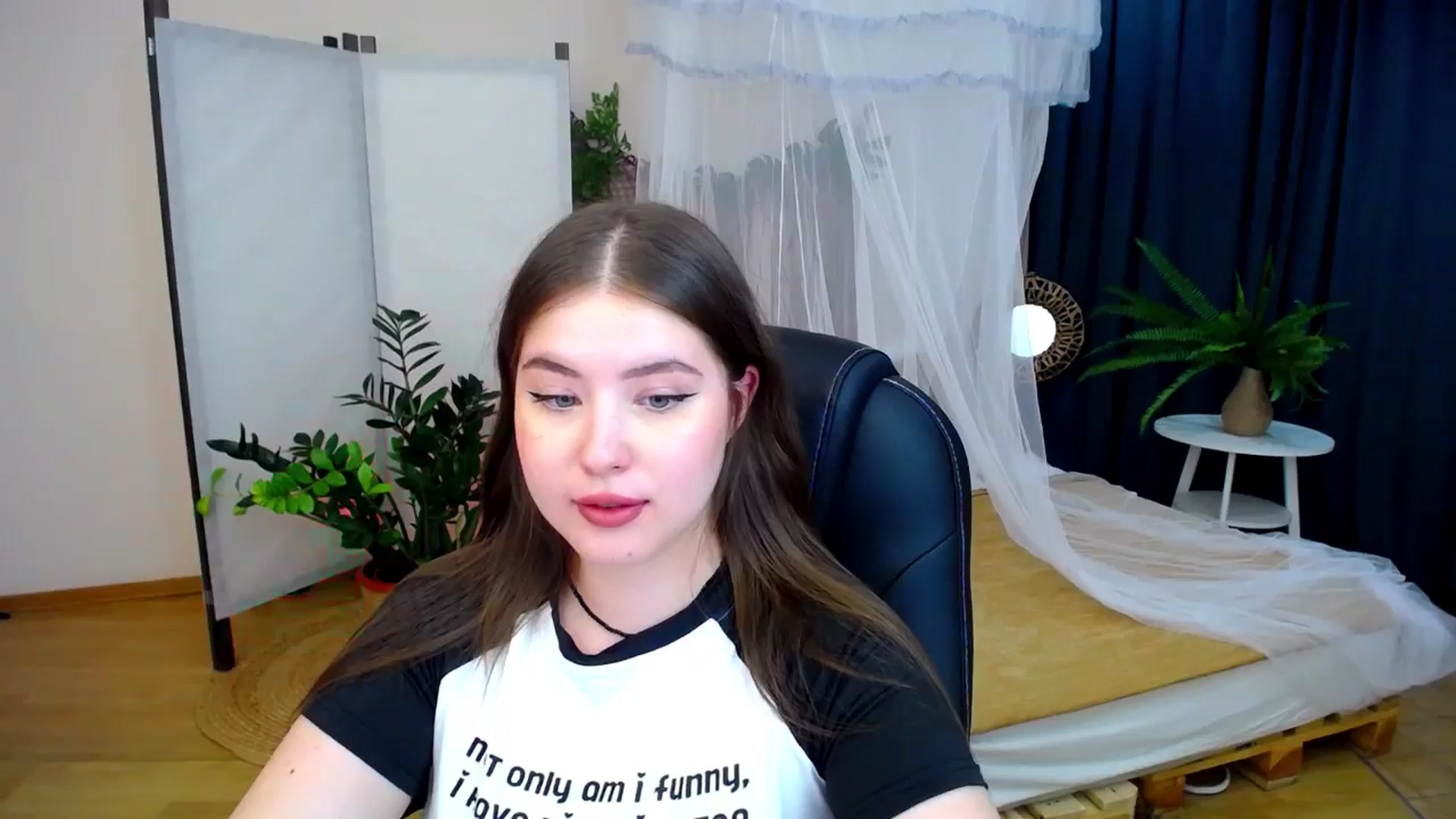 Gallery image thumbnail from AdmireMyEyes's myfreecams stream on, 08/17/2024, 22:31 image 20 of 20