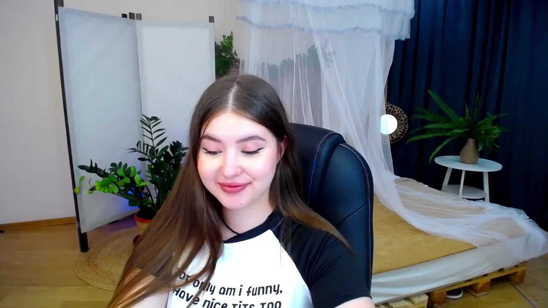 Gallery image thumbnail from AdmireMyEyes's myfreecams stream on, 08/17/2024, 22:31 image 7 of 20