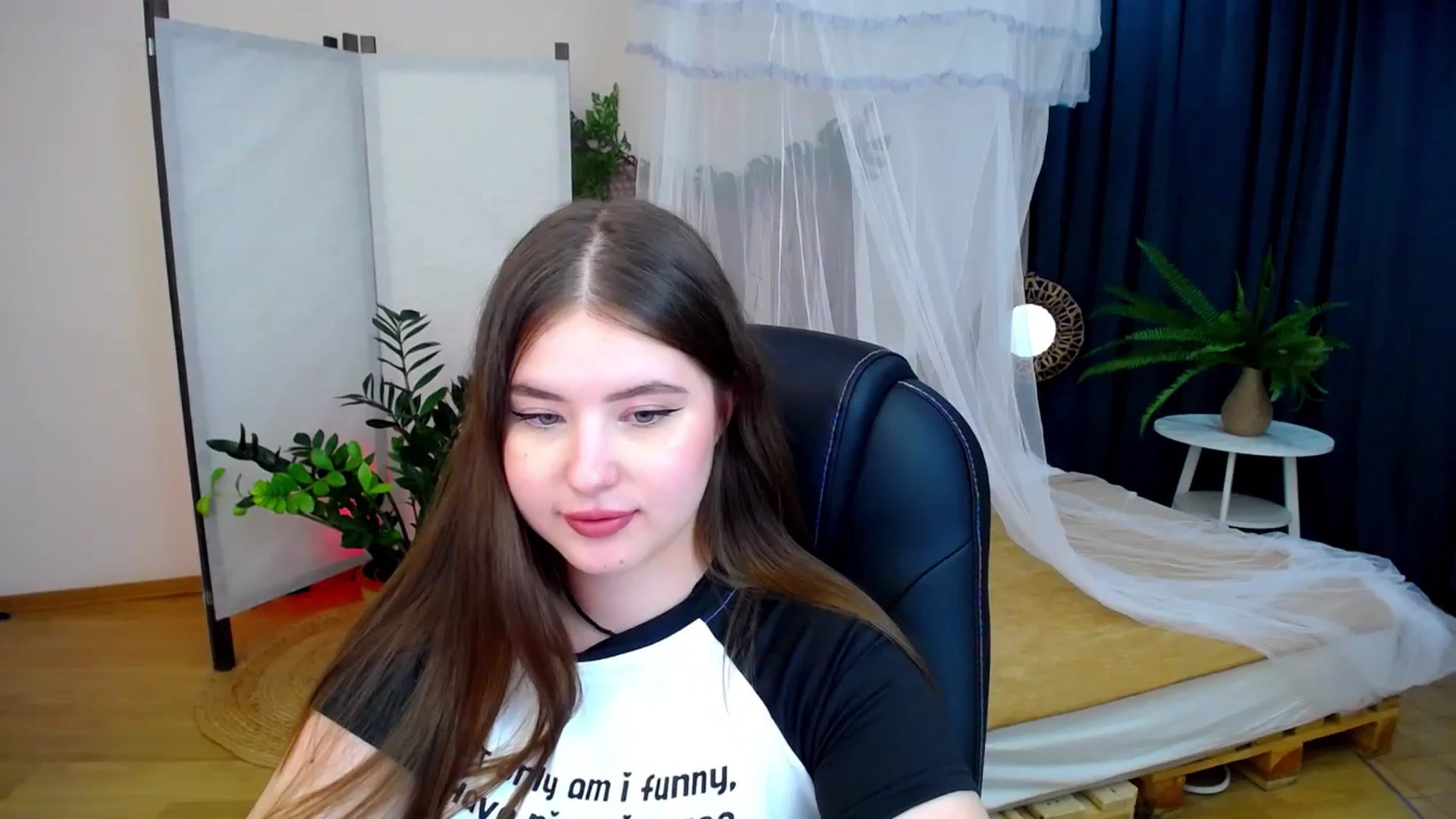 Gallery image thumbnail from AdmireMyEyes's myfreecams stream on, 08/17/2024, 22:31 image 10 of 20