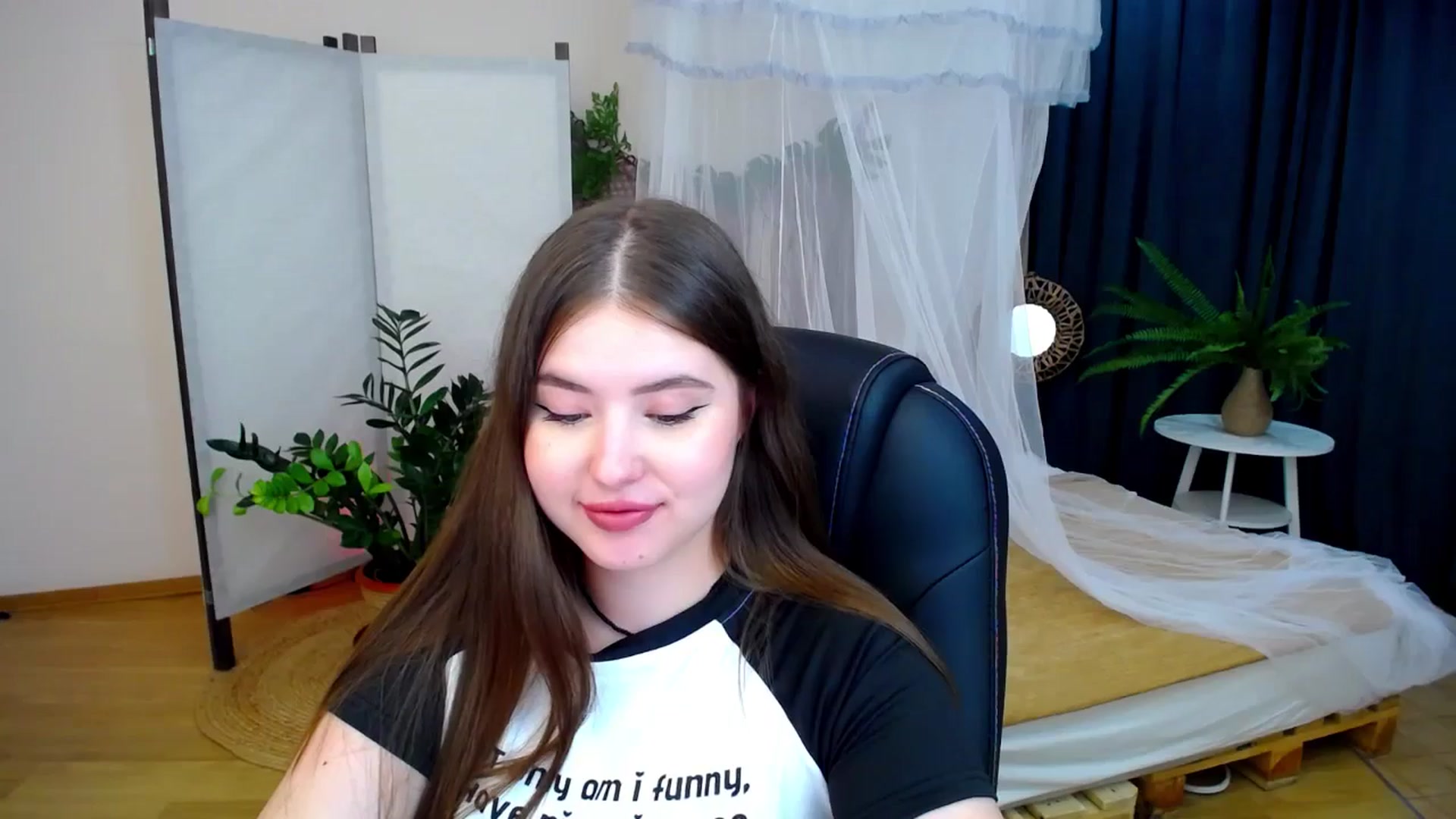 Gallery image thumbnail from AdmireMyEyes's myfreecams stream on, 08/17/2024, 22:31 image 11 of 20