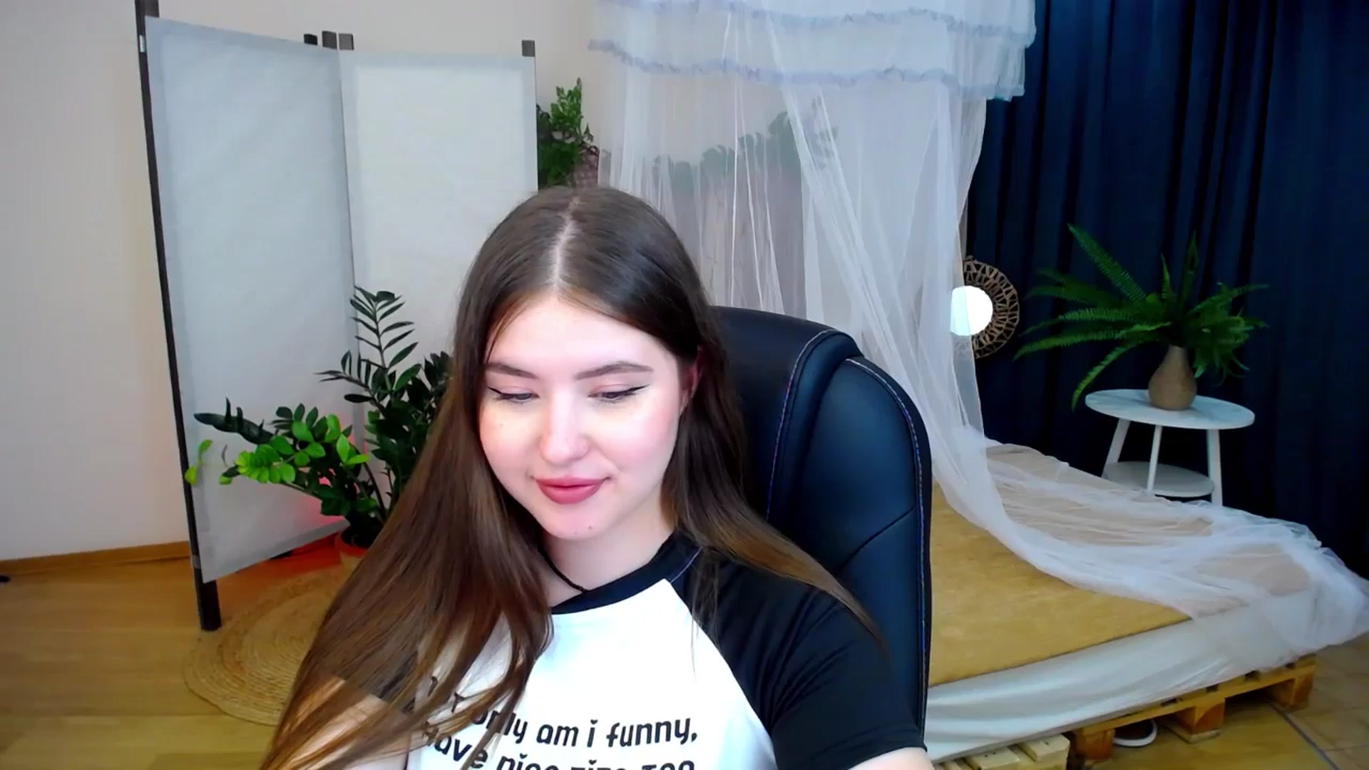 Gallery image thumbnail from AdmireMyEyes's myfreecams stream on, 08/17/2024, 22:31 image 8 of 20