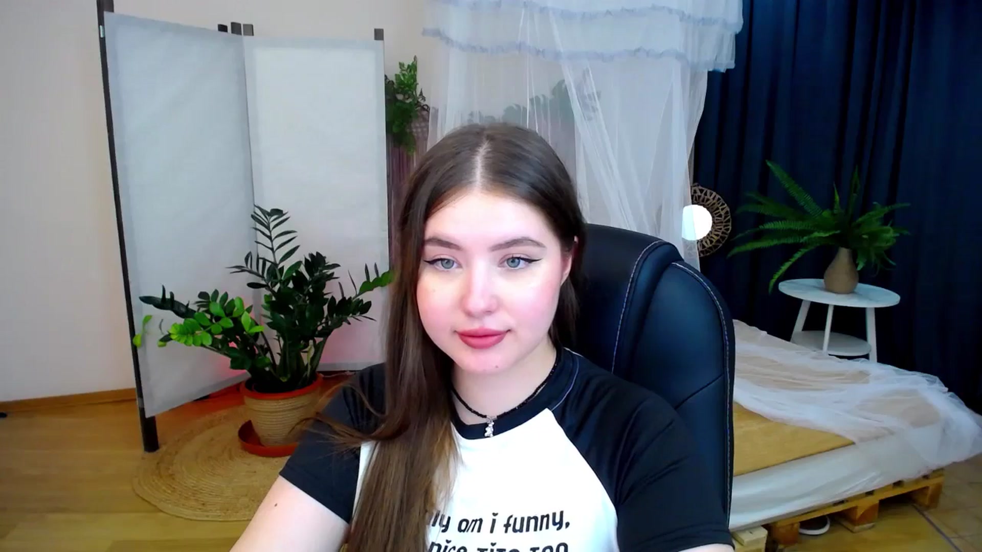 Gallery image thumbnail from AdmireMyEyes's myfreecams stream on, 08/17/2024, 23:30 image 9 of 20