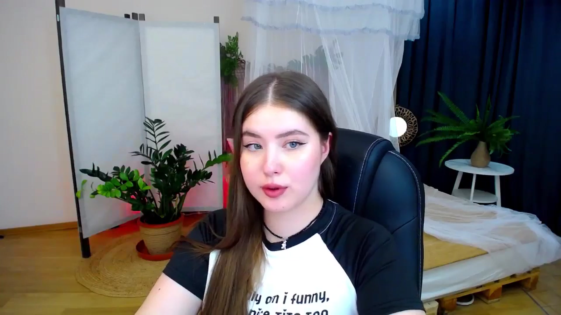 Gallery image thumbnail from AdmireMyEyes's myfreecams stream on, 08/17/2024, 23:30 image 8 of 20