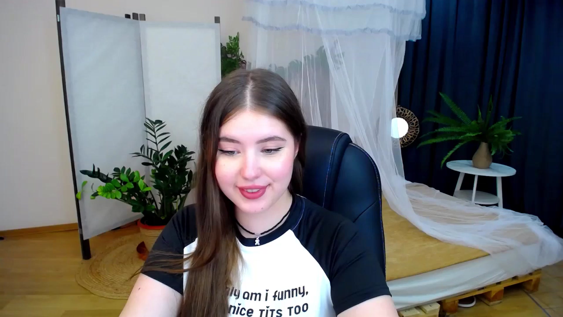 Gallery image thumbnail from AdmireMyEyes's myfreecams stream on, 08/17/2024, 23:30 image 15 of 20