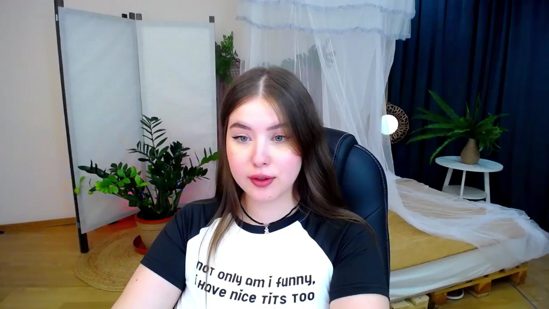 Gallery image thumbnail from AdmireMyEyes's myfreecams stream on, 08/17/2024, 23:30 image 19 of 20