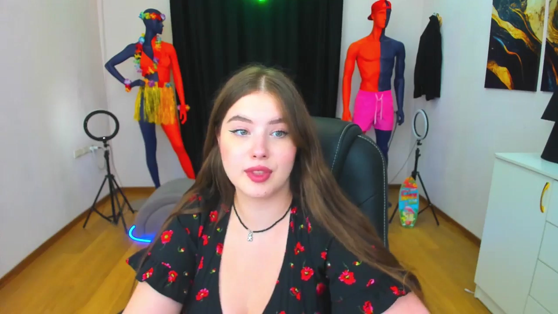 Gallery image thumbnail from AdmireMyEyes's myfreecams stream on, 08/18/2024, 23:06 image 14 of 20