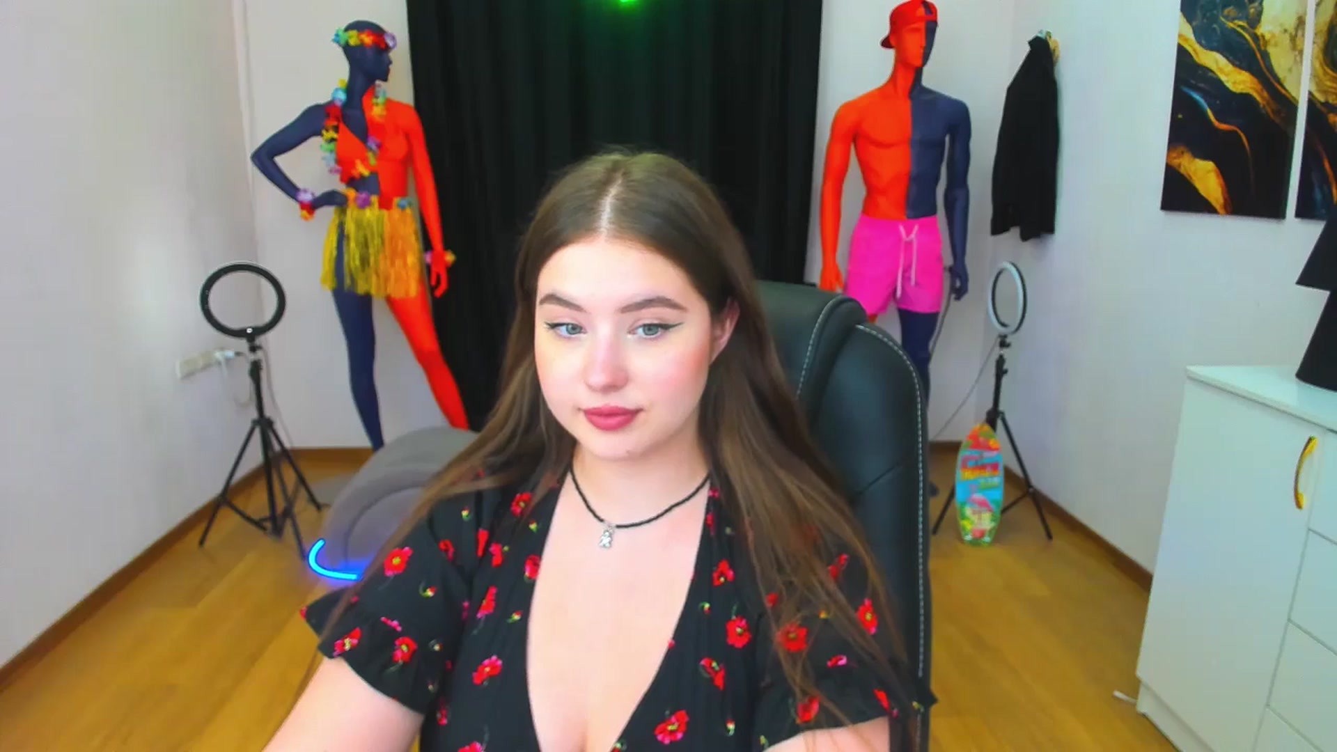 Gallery image thumbnail from AdmireMyEyes's myfreecams stream on, 08/18/2024, 23:06 image 13 of 20