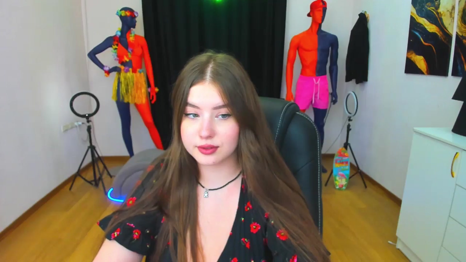 Gallery image thumbnail from AdmireMyEyes's myfreecams stream on, 08/18/2024, 23:06 image 11 of 20