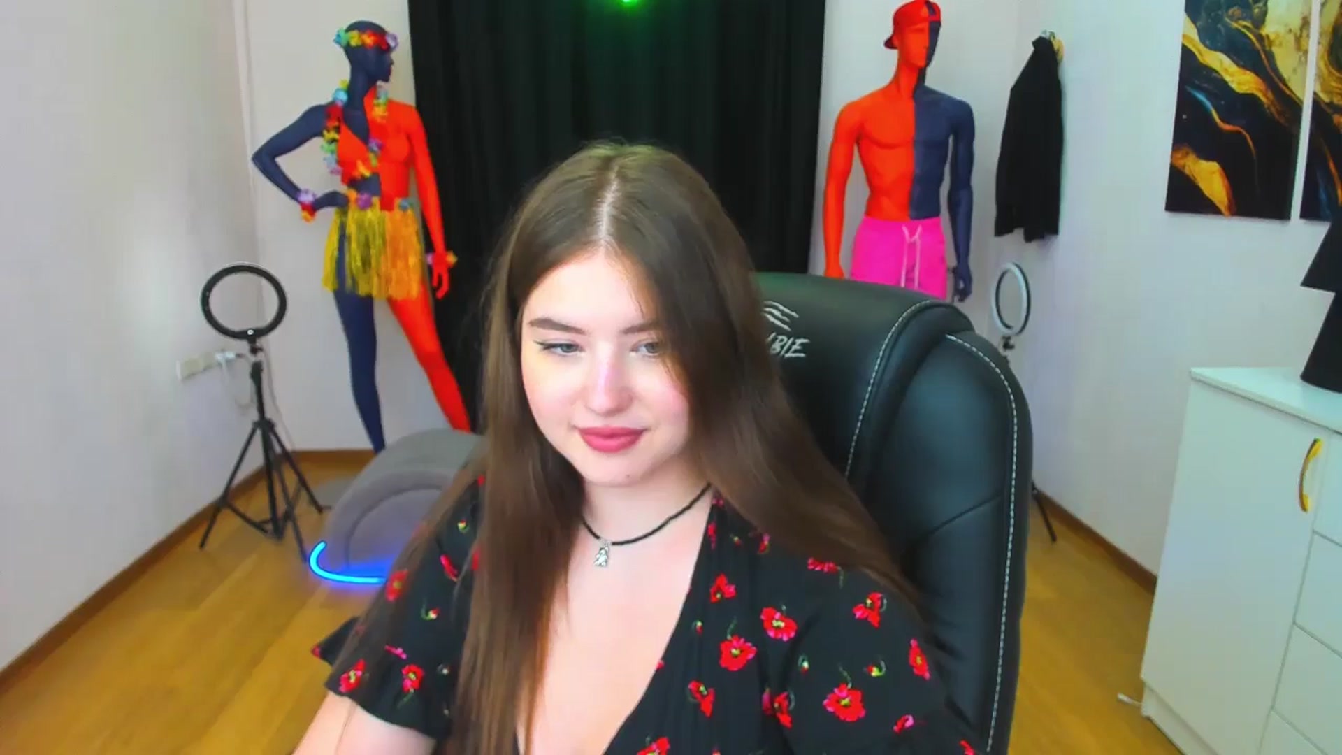 Gallery image thumbnail from AdmireMyEyes's myfreecams stream on, 08/18/2024, 23:24 image 13 of 20