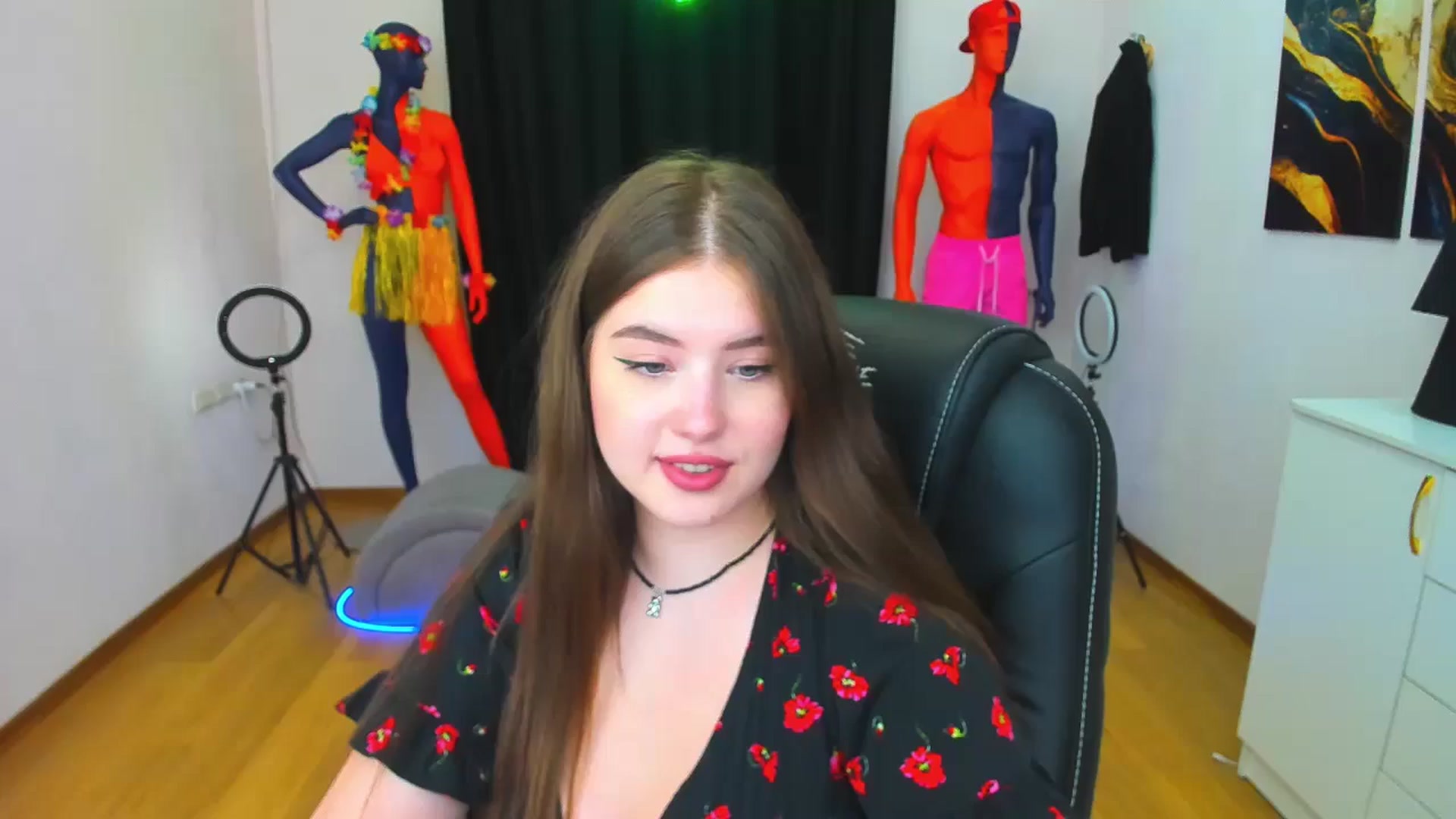 Gallery image thumbnail from AdmireMyEyes's myfreecams stream on, 08/18/2024, 23:24 image 12 of 20