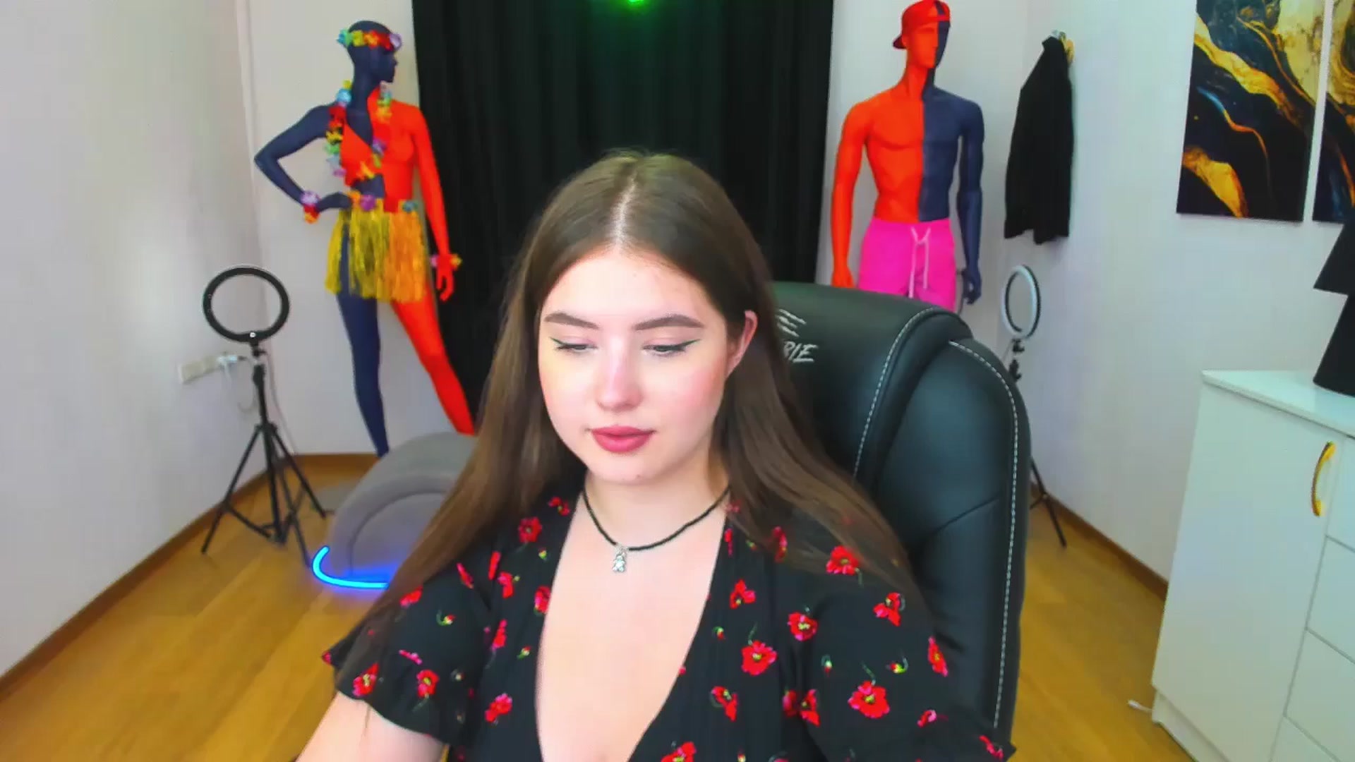 Gallery image thumbnail from AdmireMyEyes's myfreecams stream on, 08/18/2024, 23:24 image 19 of 20