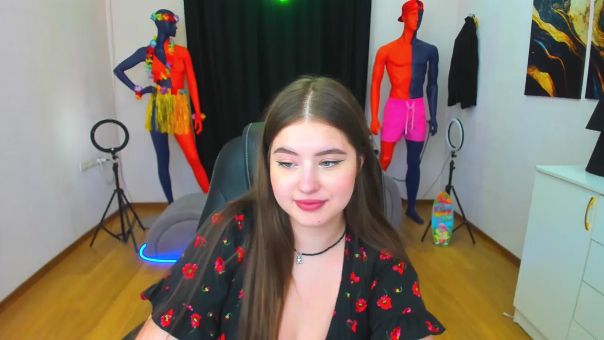 Gallery image thumbnail from AdmireMyEyes's myfreecams stream on, 08/18/2024, 23:24 image 10 of 20