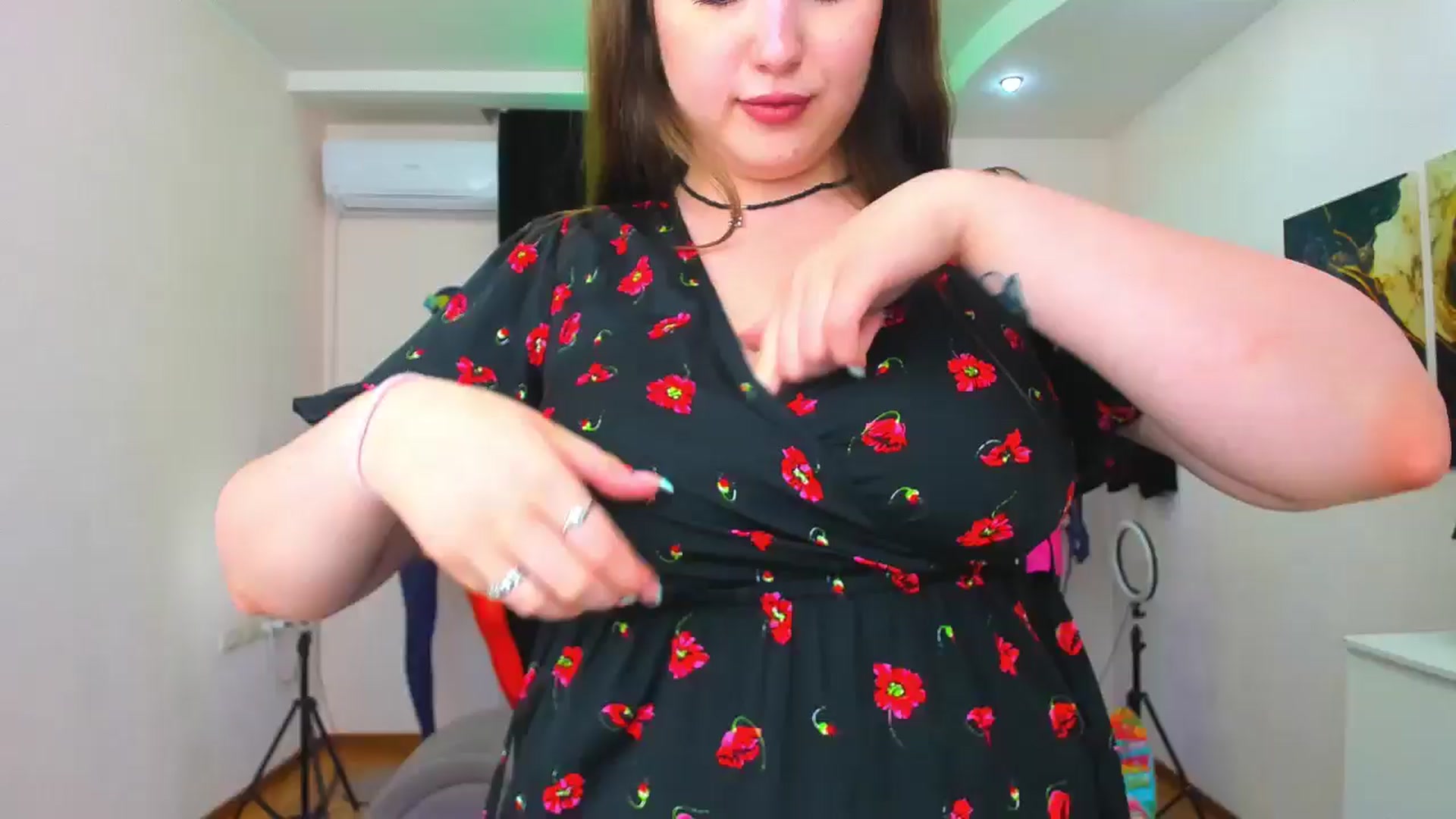 Gallery image thumbnail from AdmireMyEyes's myfreecams stream on, 08/18/2024, 23:49 image 6 of 20