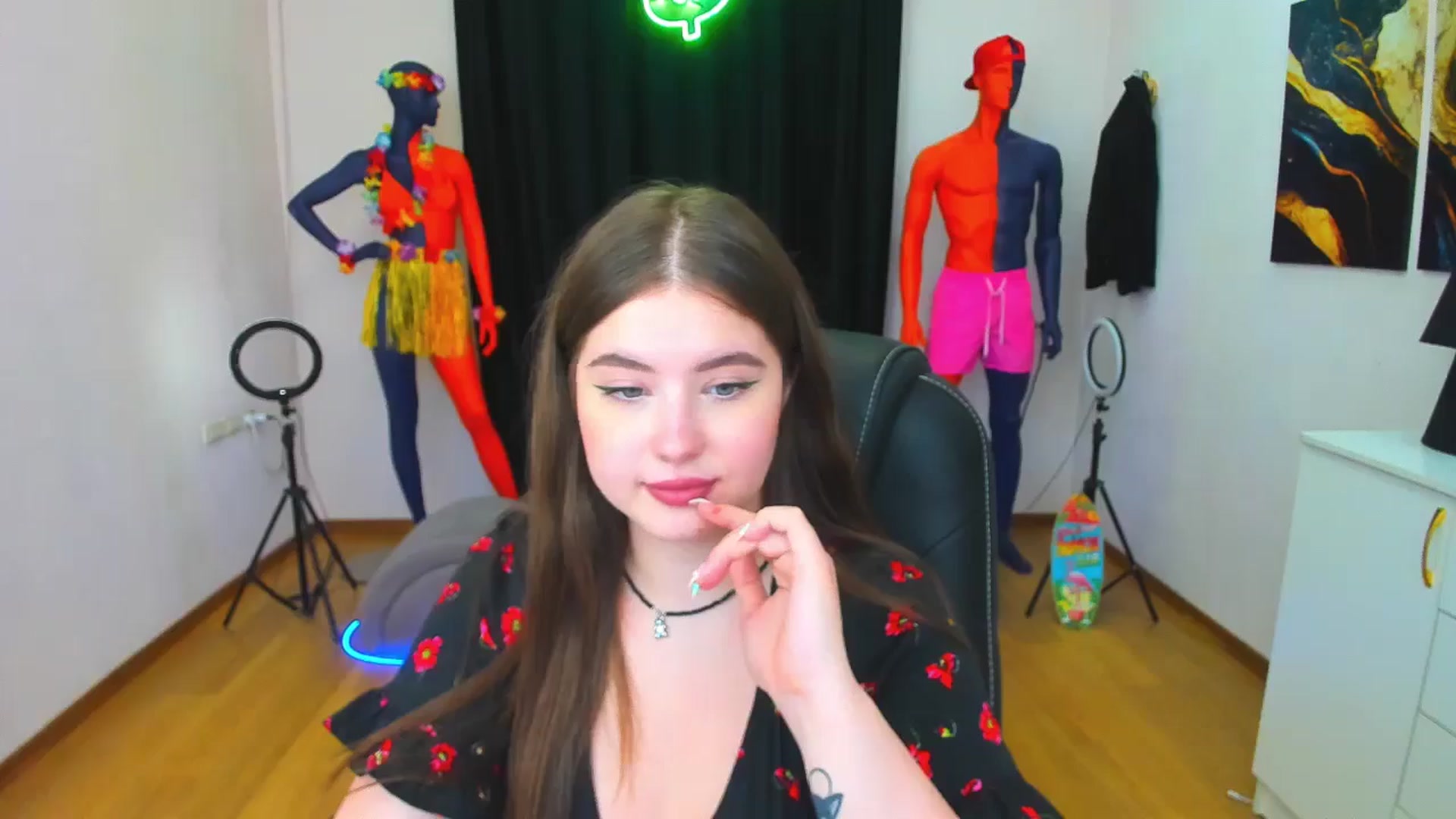 Gallery image thumbnail from AdmireMyEyes's myfreecams stream on, 08/18/2024, 23:49 image 4 of 20