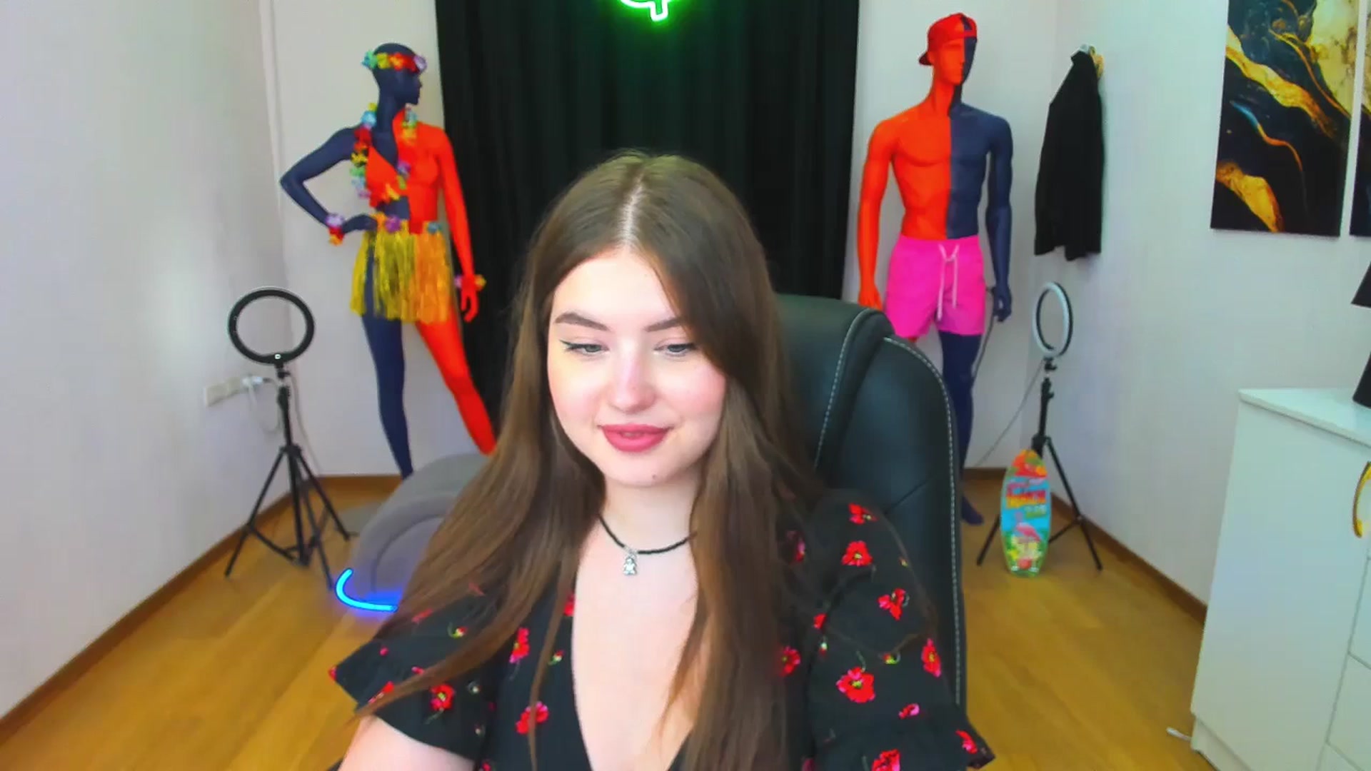 Gallery image thumbnail from AdmireMyEyes's myfreecams stream on, 08/18/2024, 23:49 image 19 of 20