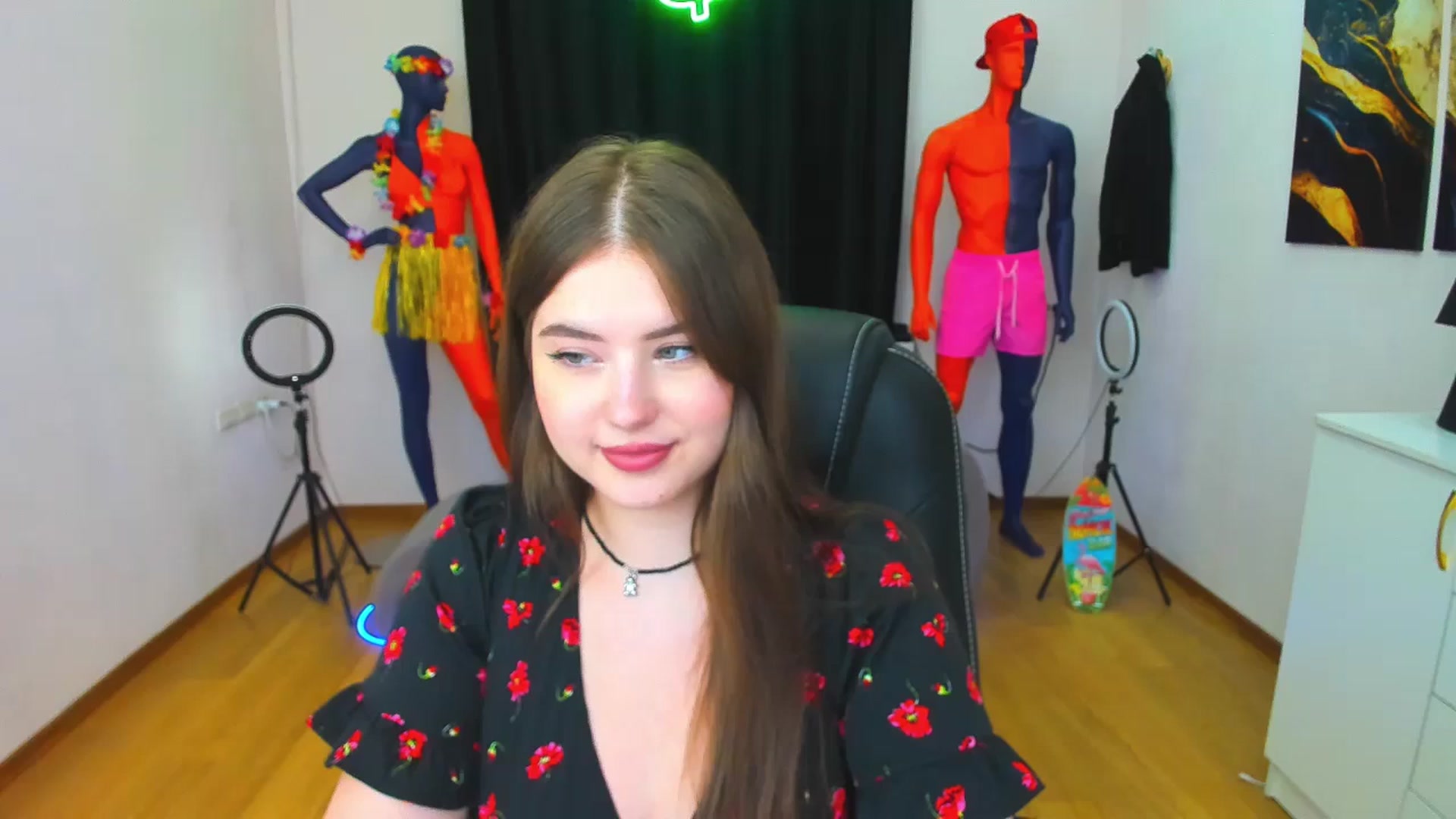 Gallery image thumbnail from AdmireMyEyes's myfreecams stream on, 08/18/2024, 23:49 image 14 of 20