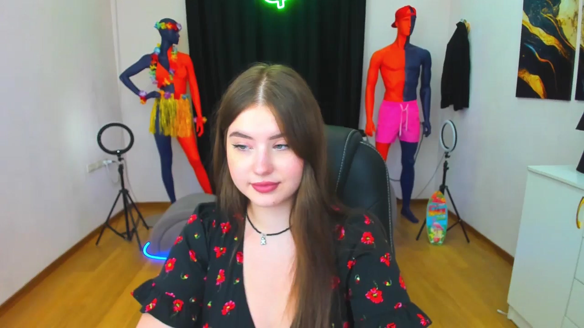 Gallery image thumbnail from AdmireMyEyes's myfreecams stream on, 08/18/2024, 23:49 image 15 of 20
