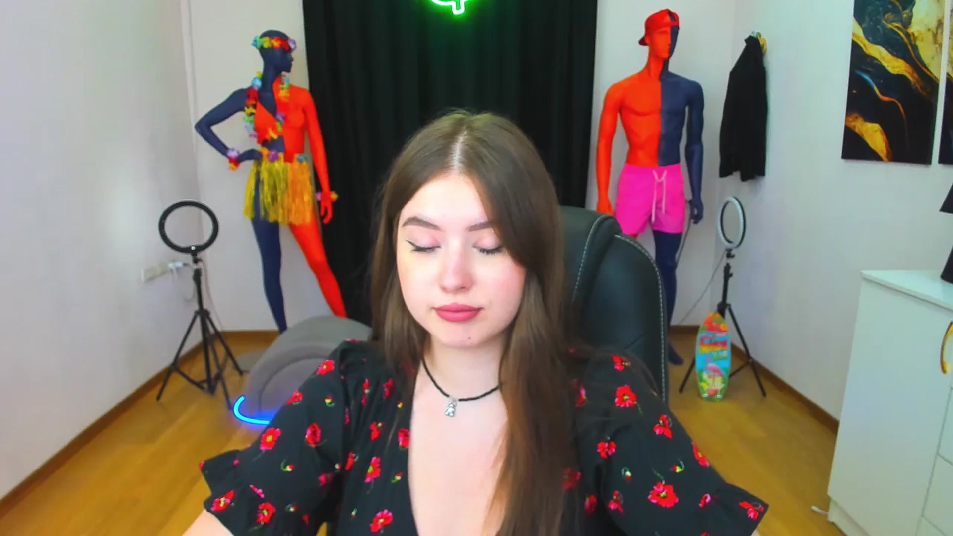 Gallery image thumbnail from AdmireMyEyes's myfreecams stream on, 08/18/2024, 23:49 image 16 of 20